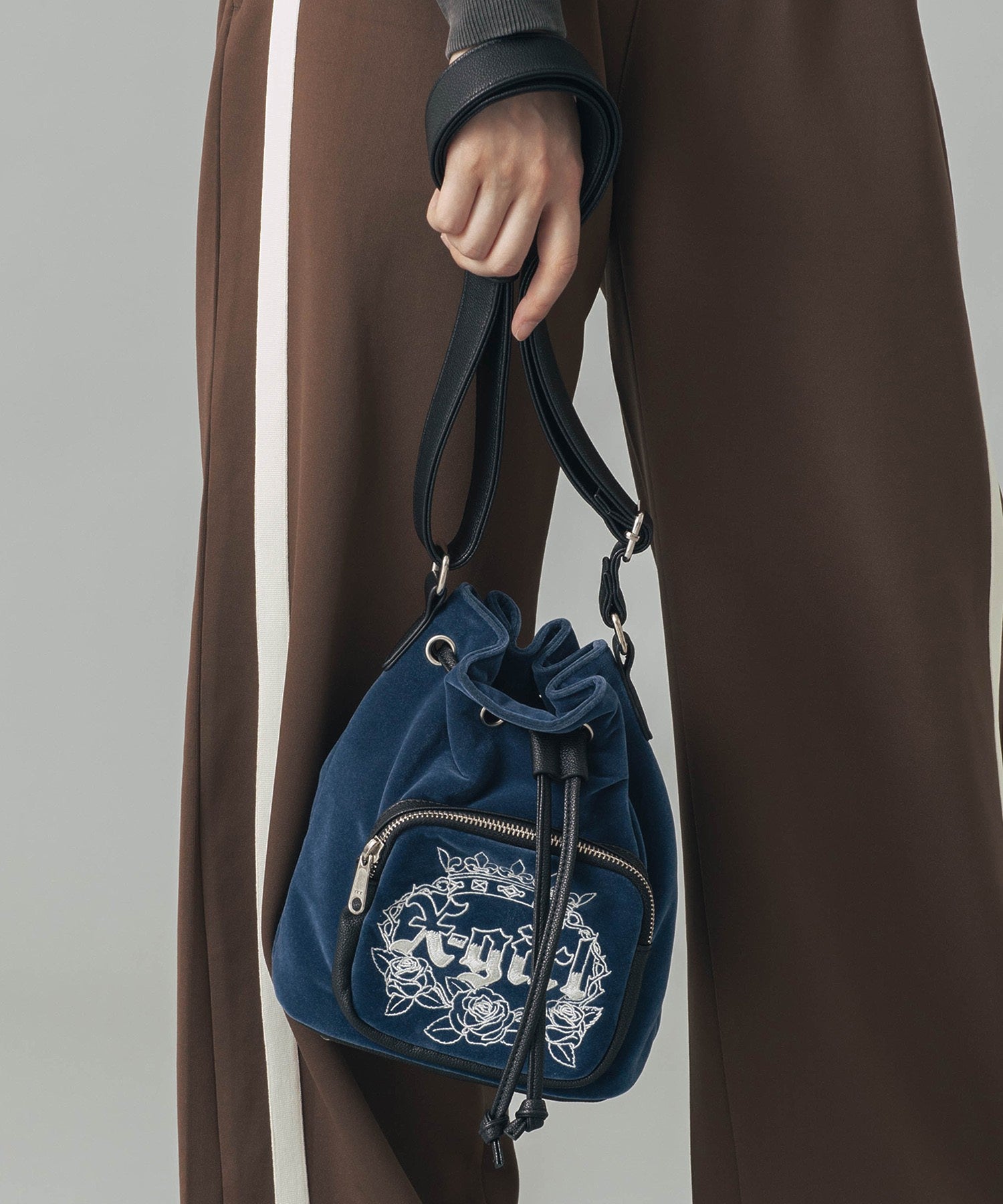 VELOUR BUCKET BAG