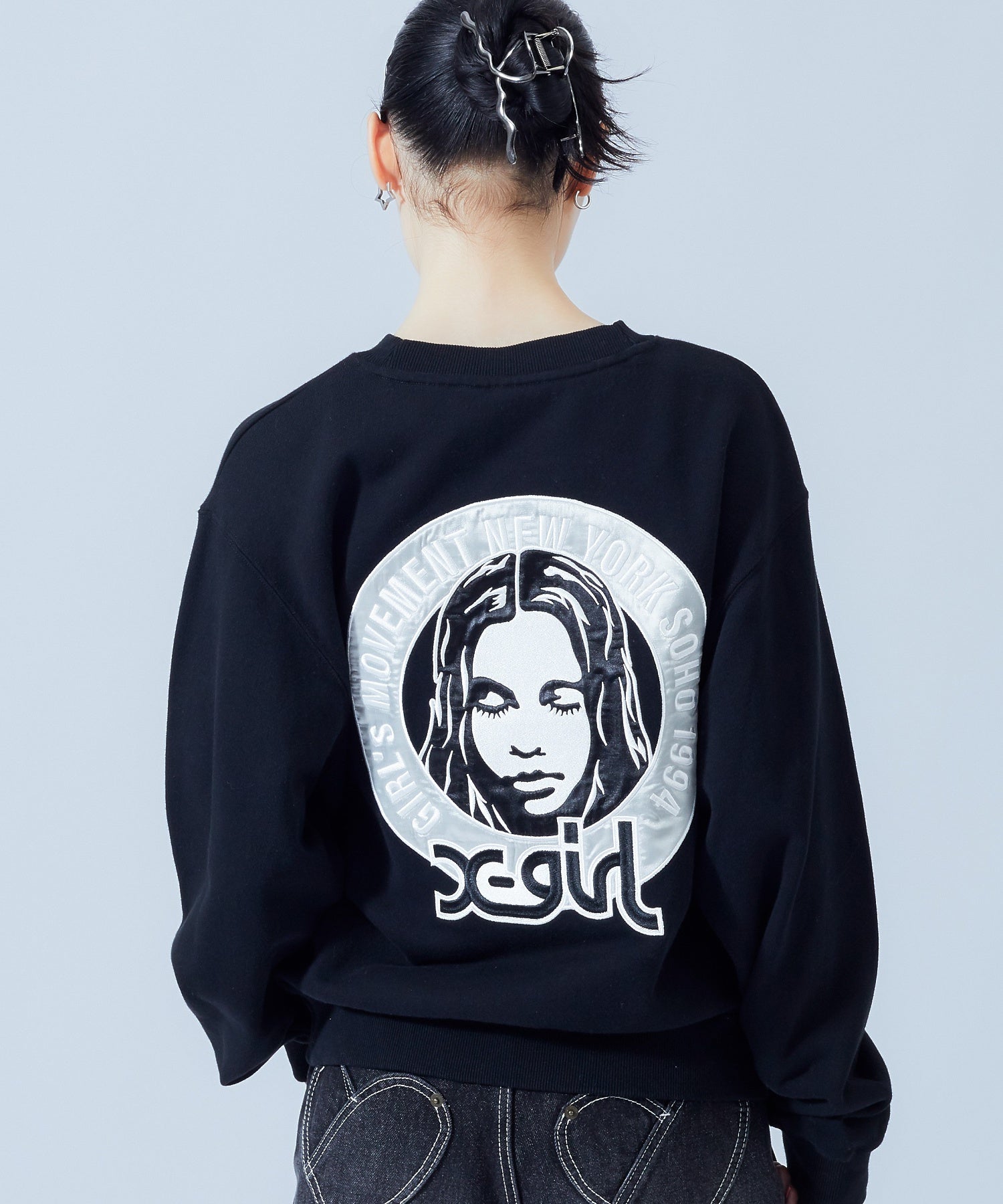 FACE IN CIRCLE LOGO PATCH CREWNECK SWEATSHIRT