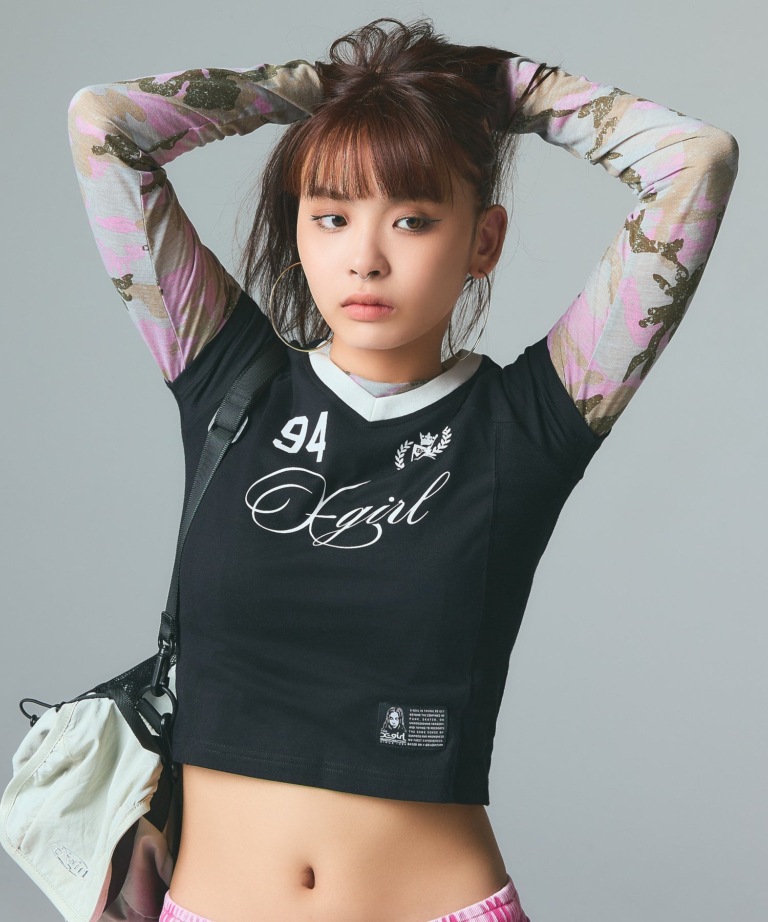 STUDDED NUMBER S/S BABY TEE