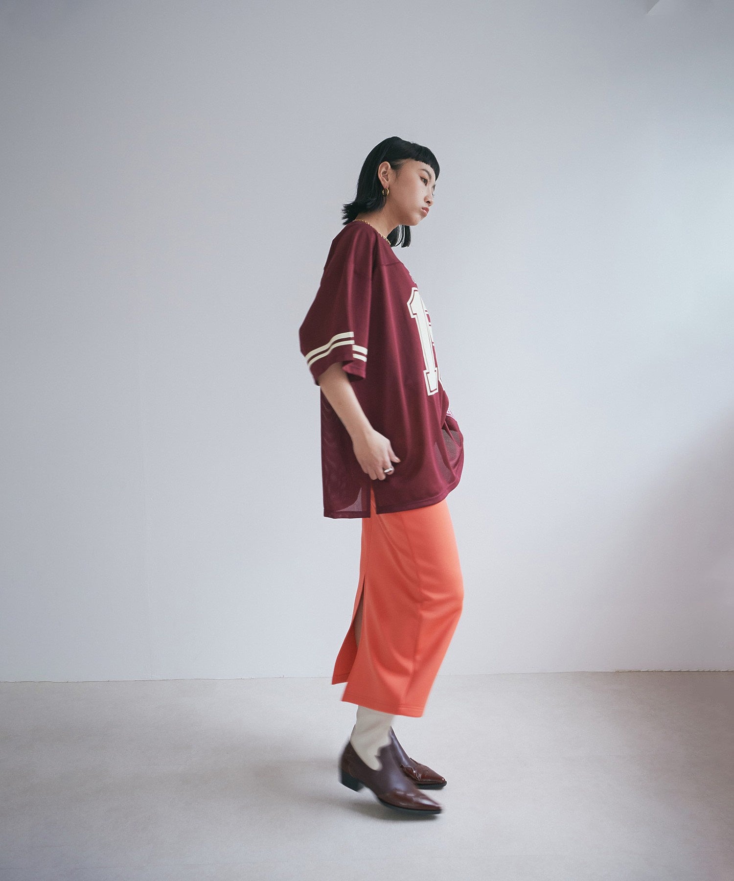 カットタイトスカート