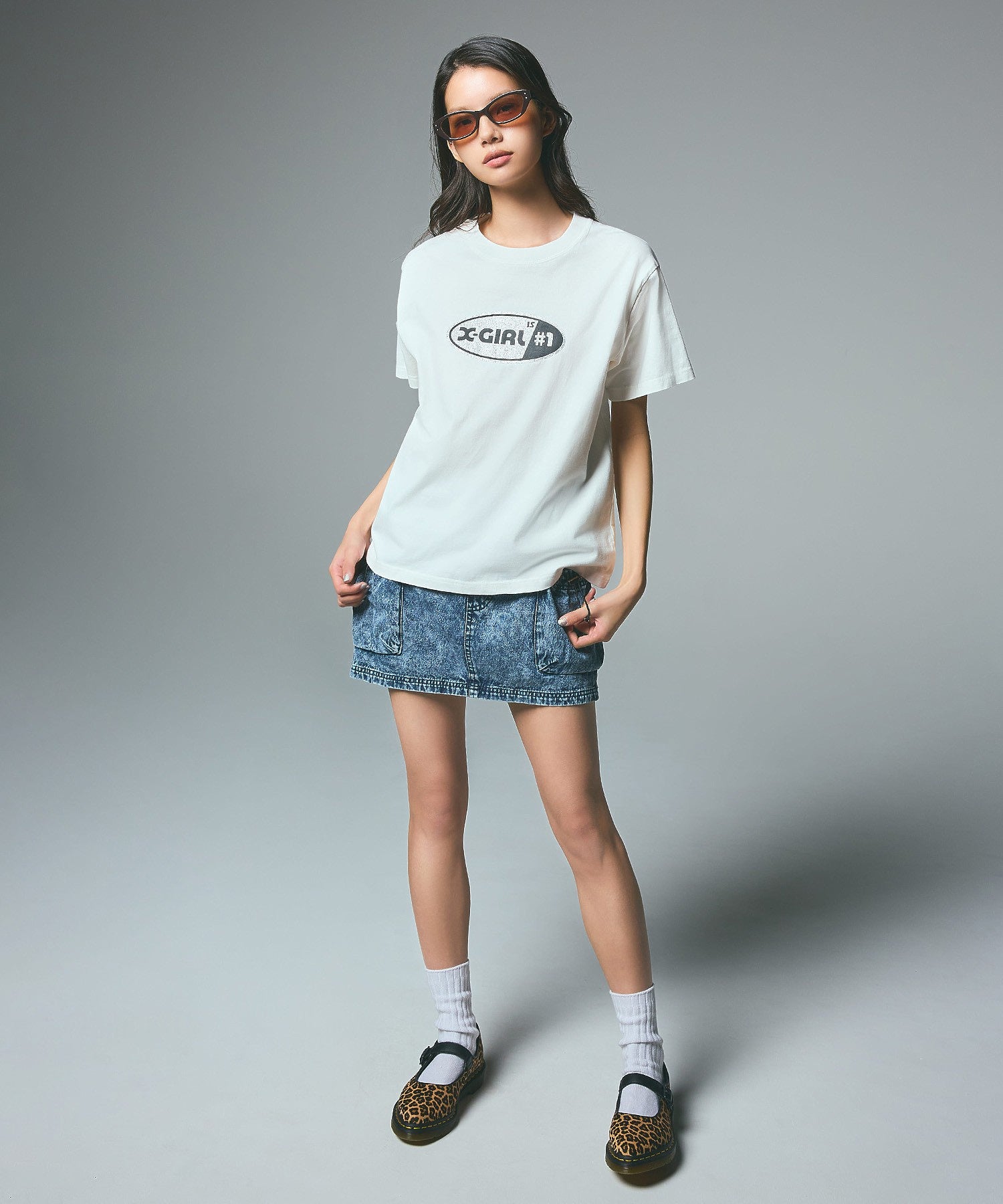 NUMBER 1 GLITTER OVAL LOGO S/S TEE