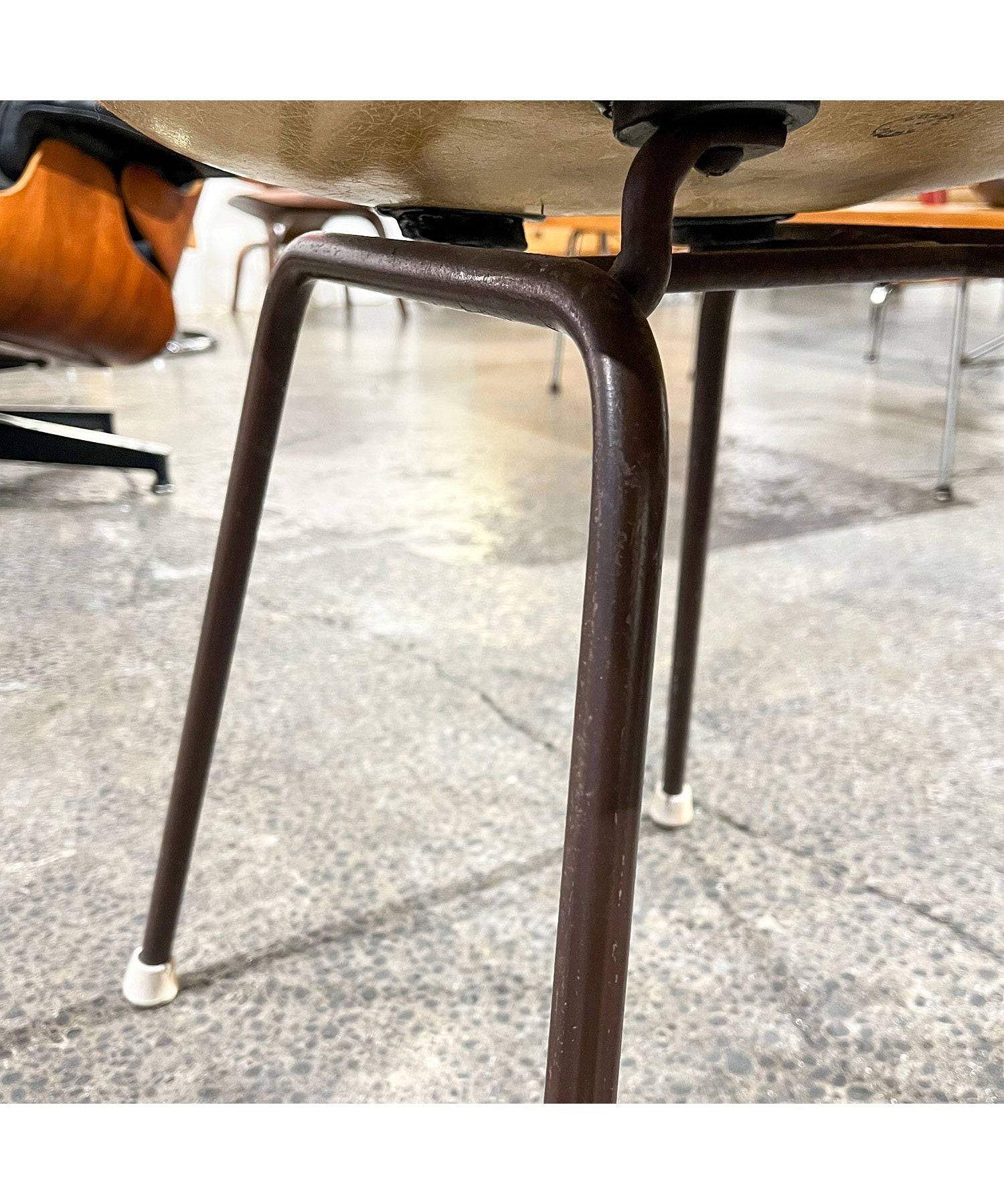 Eames H-Base / Brown / Vintage