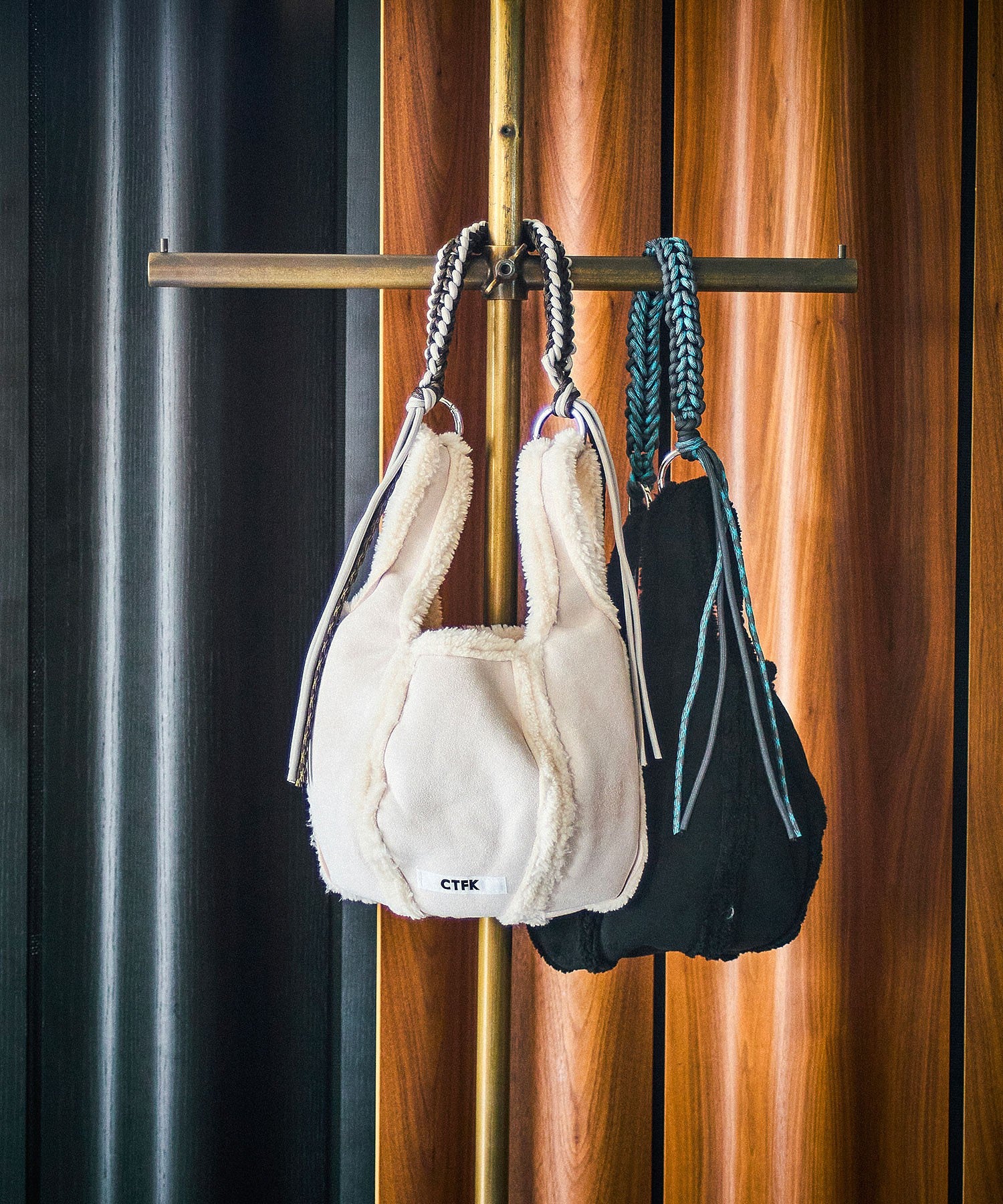 CONTROL FREAK/MOUTON BALL BAG