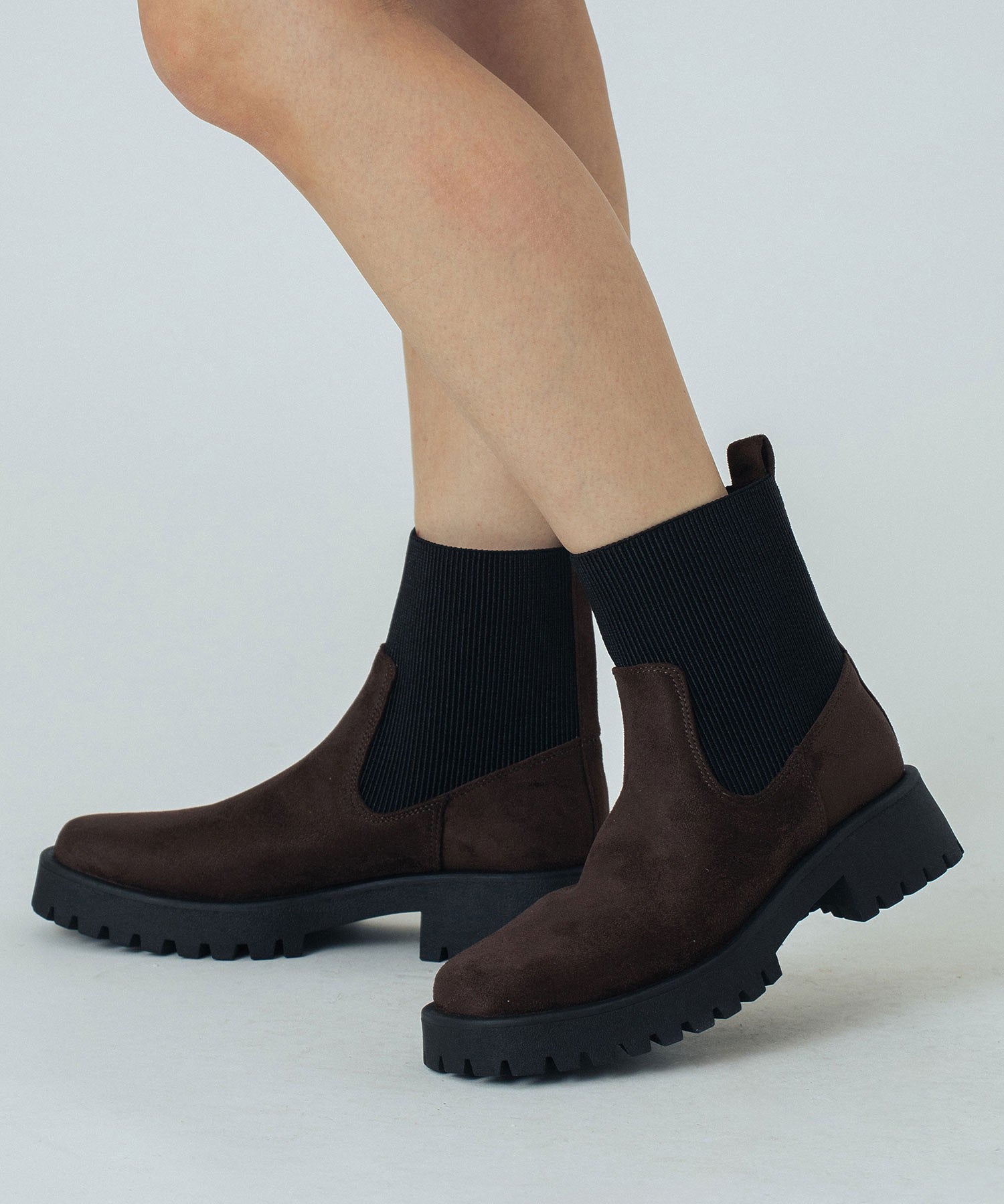 STRETCH CHELSEA BOOTS