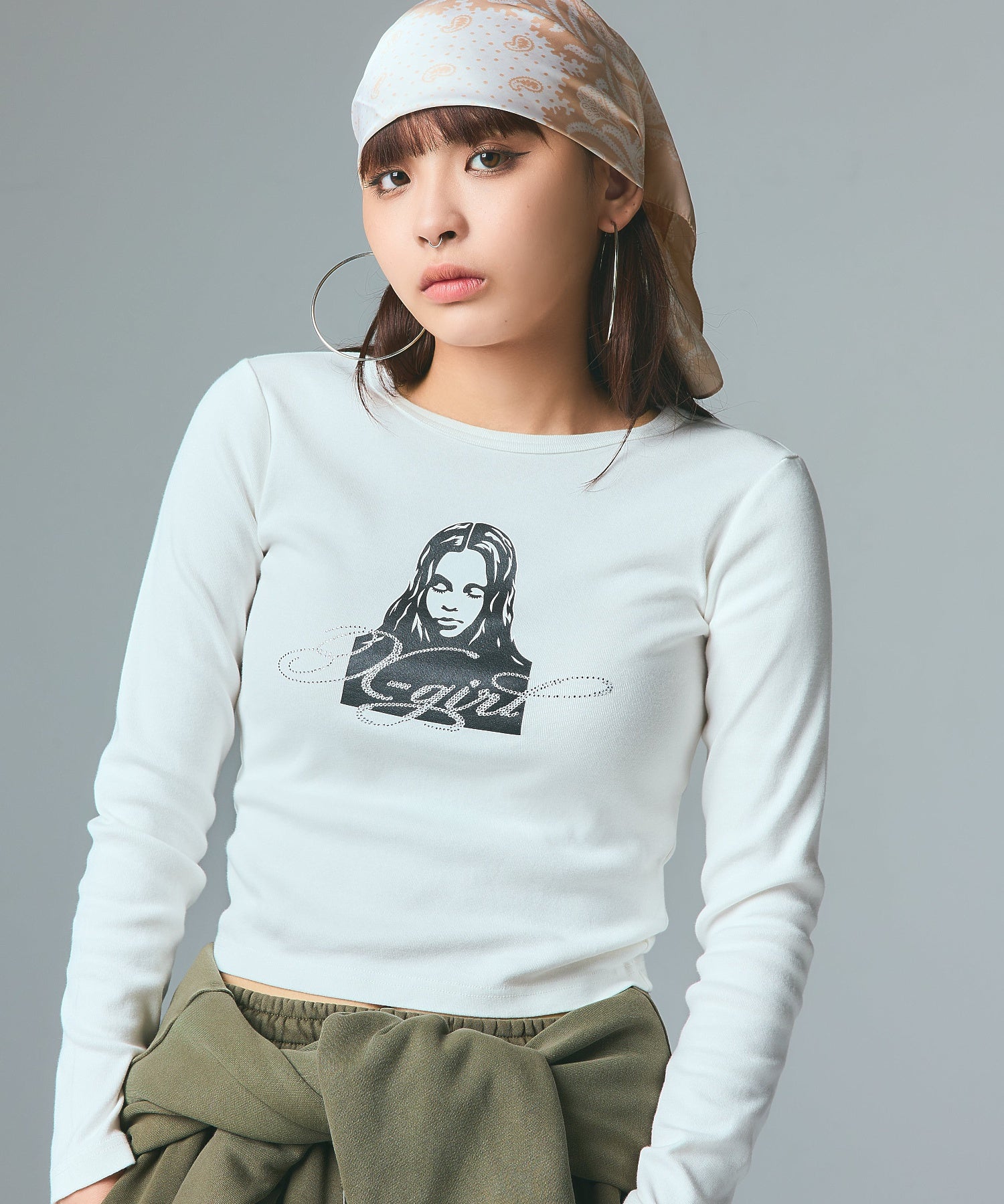 RHINESTONE LOGO AND FACE L/S COMPACT TOP