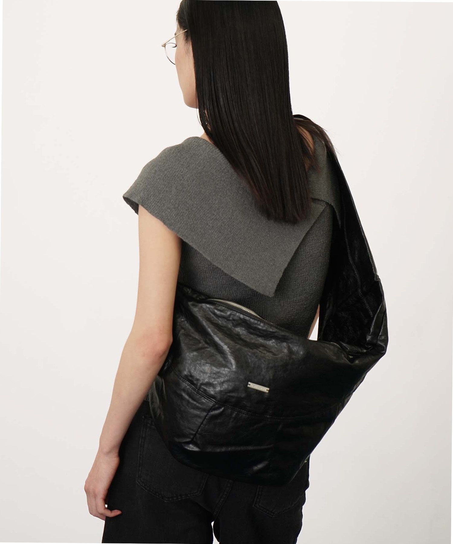 フェイクレザーボリュームショルダーバッグ