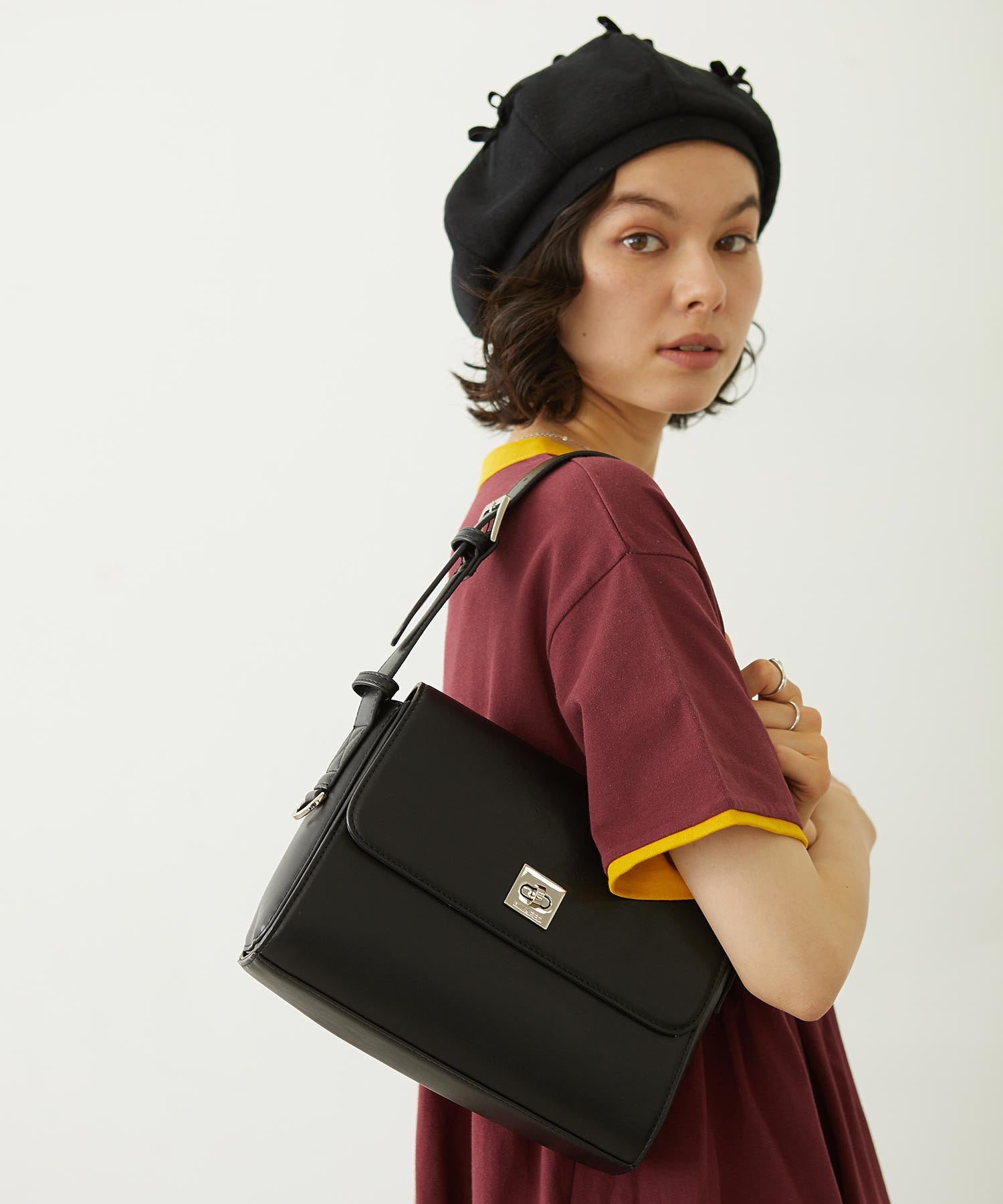 TRAPEZOID SHOULDER BAG