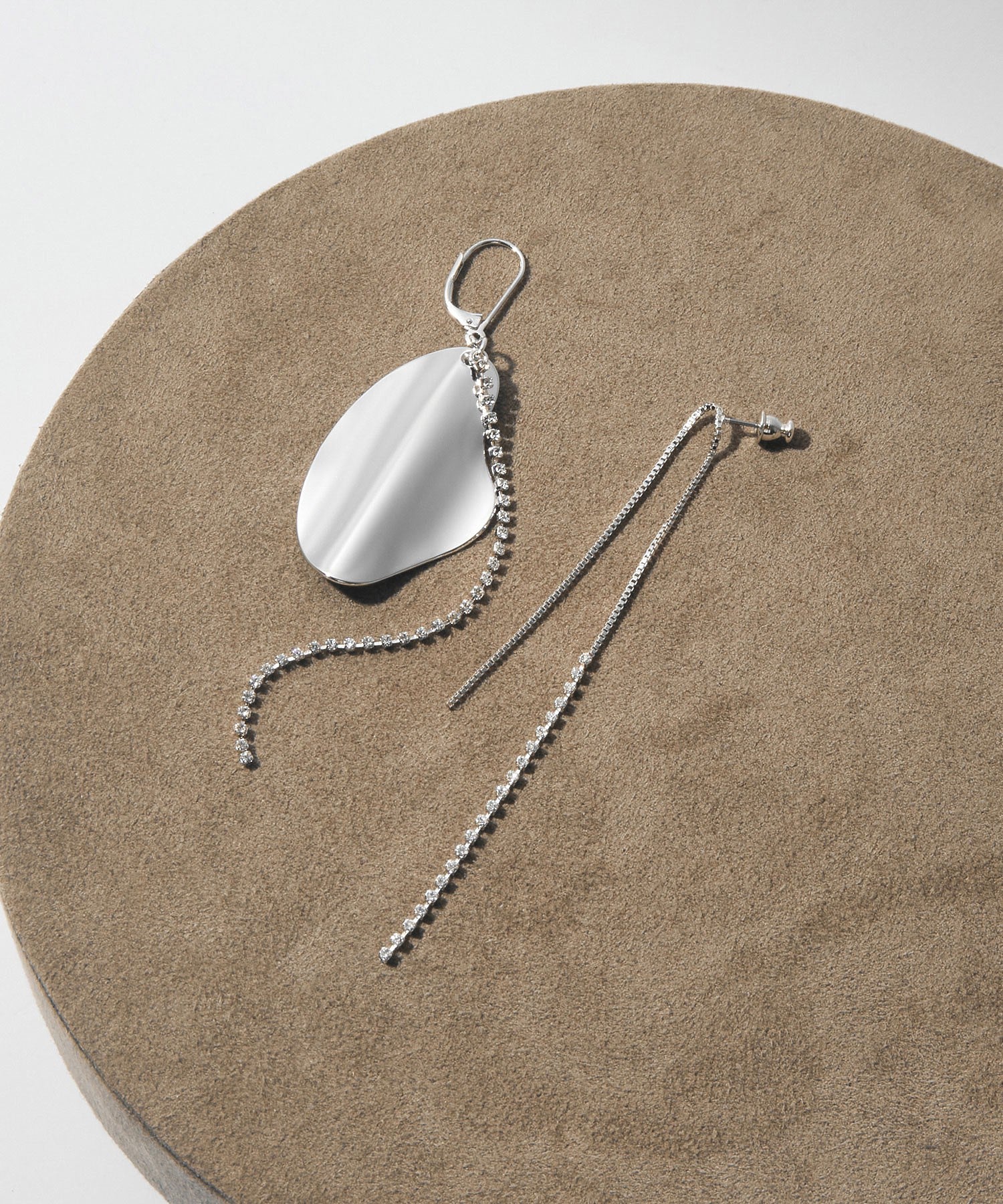 loni/LEAF BIJOU ASYMMETRY PIERCE