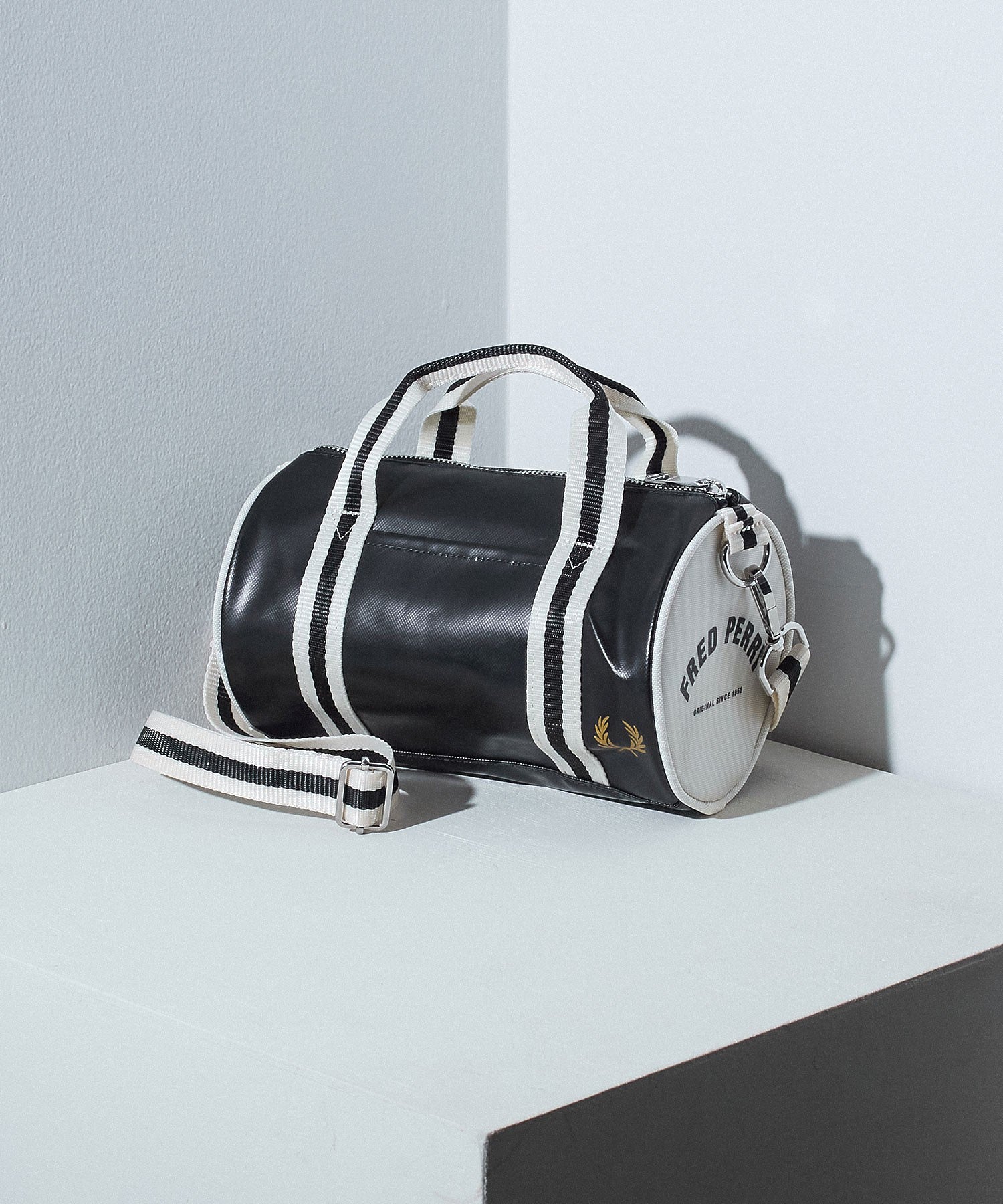 FRED PERRY/CLASSIC MINI BARREL BAG