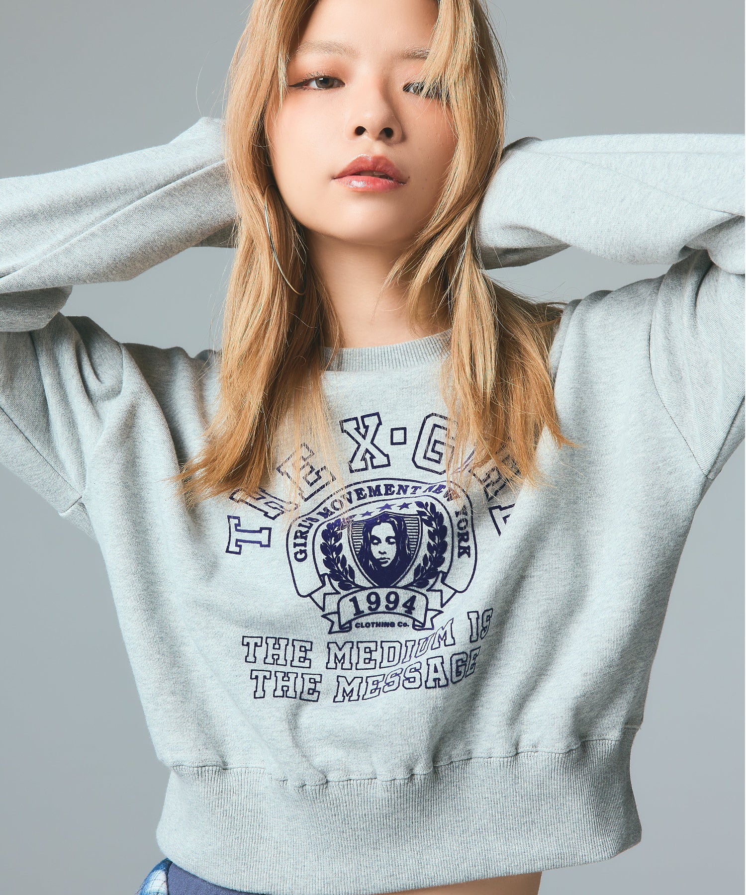 COLLEGE LOGO COMPACT SWEAT TOP