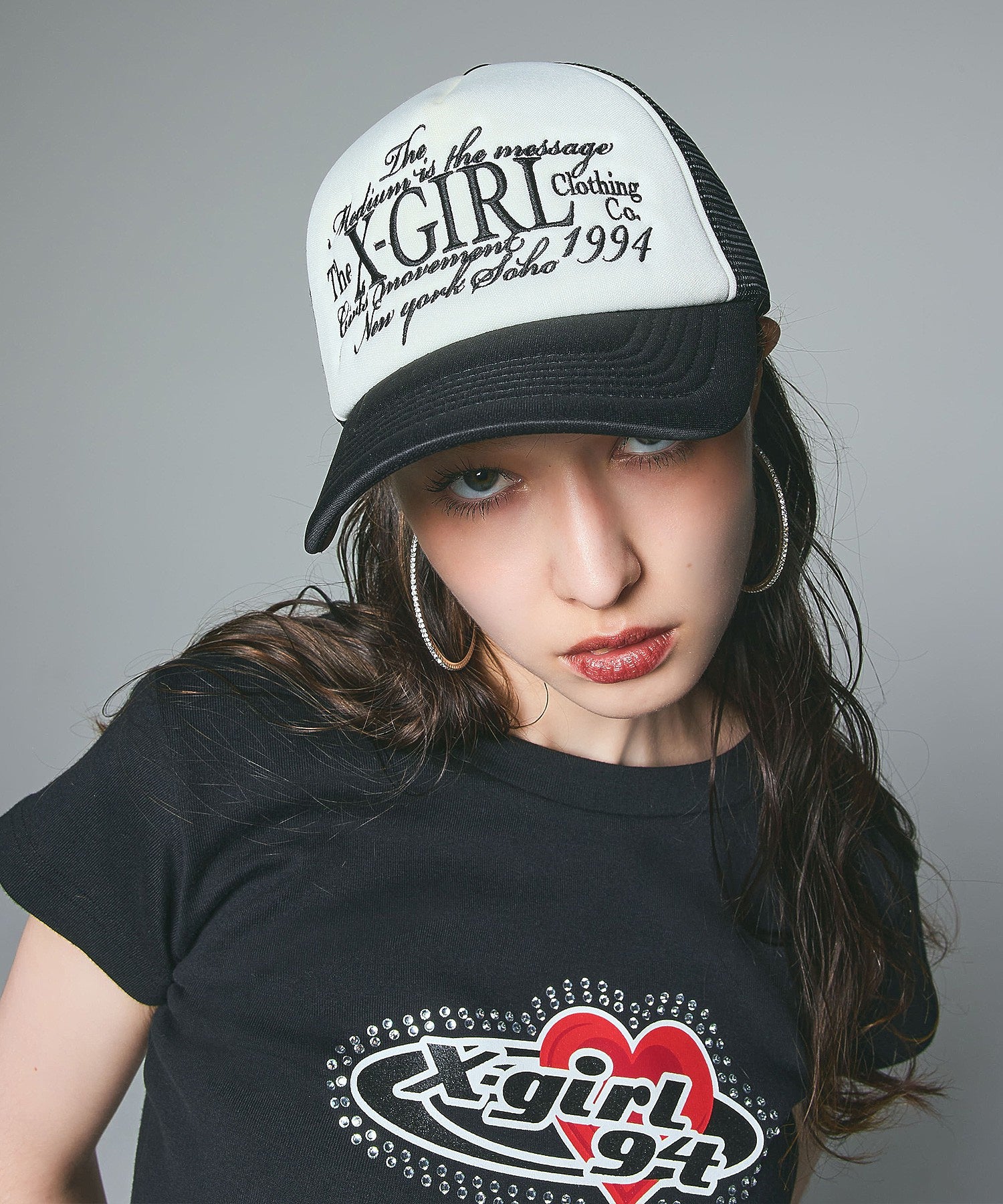 LETTERING LOGO EMBROIDERED TRUCKER CAP