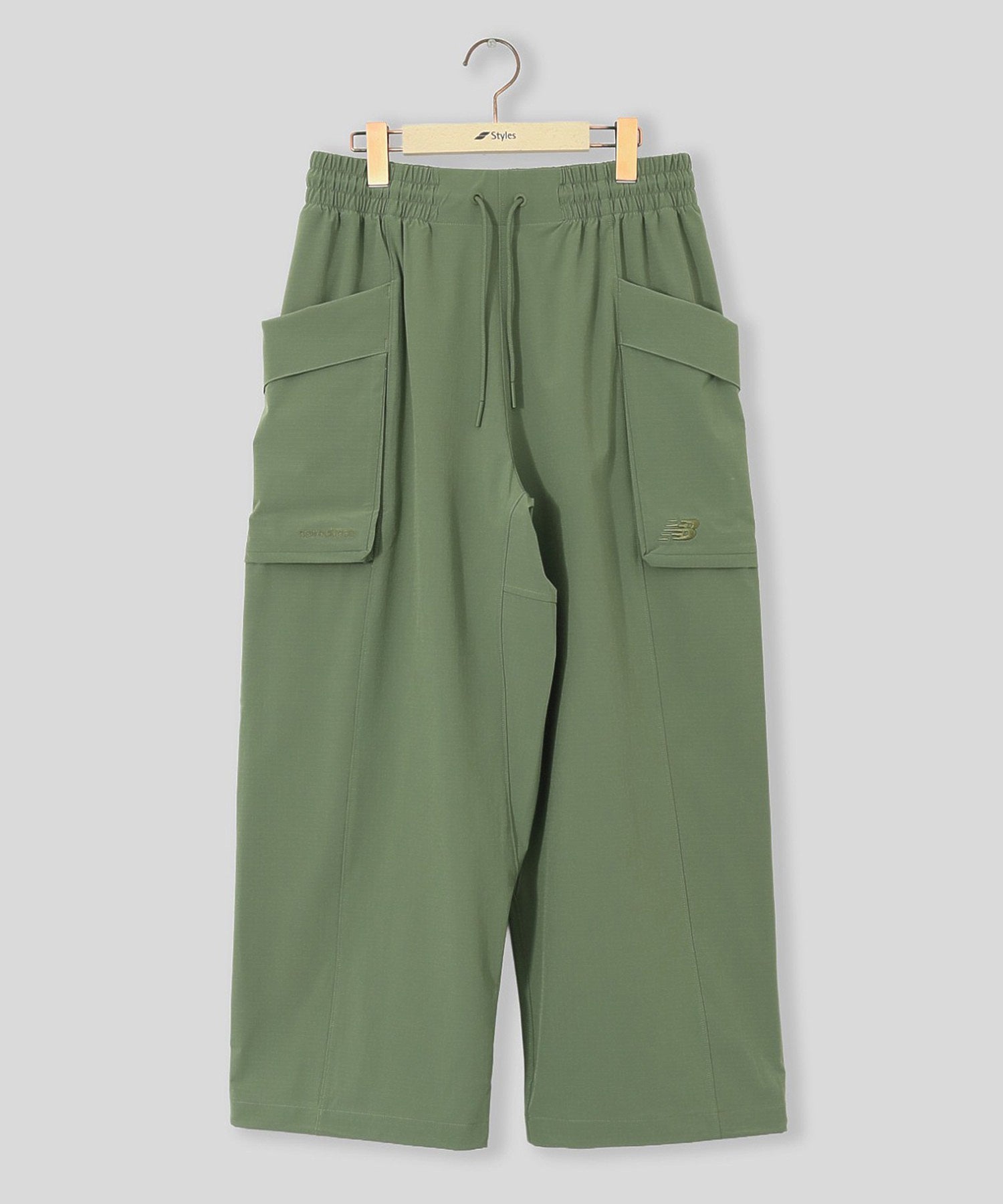 NEW BALANCE/ニューバランス/NB Grey cropped cargo pants MB61A5RJ