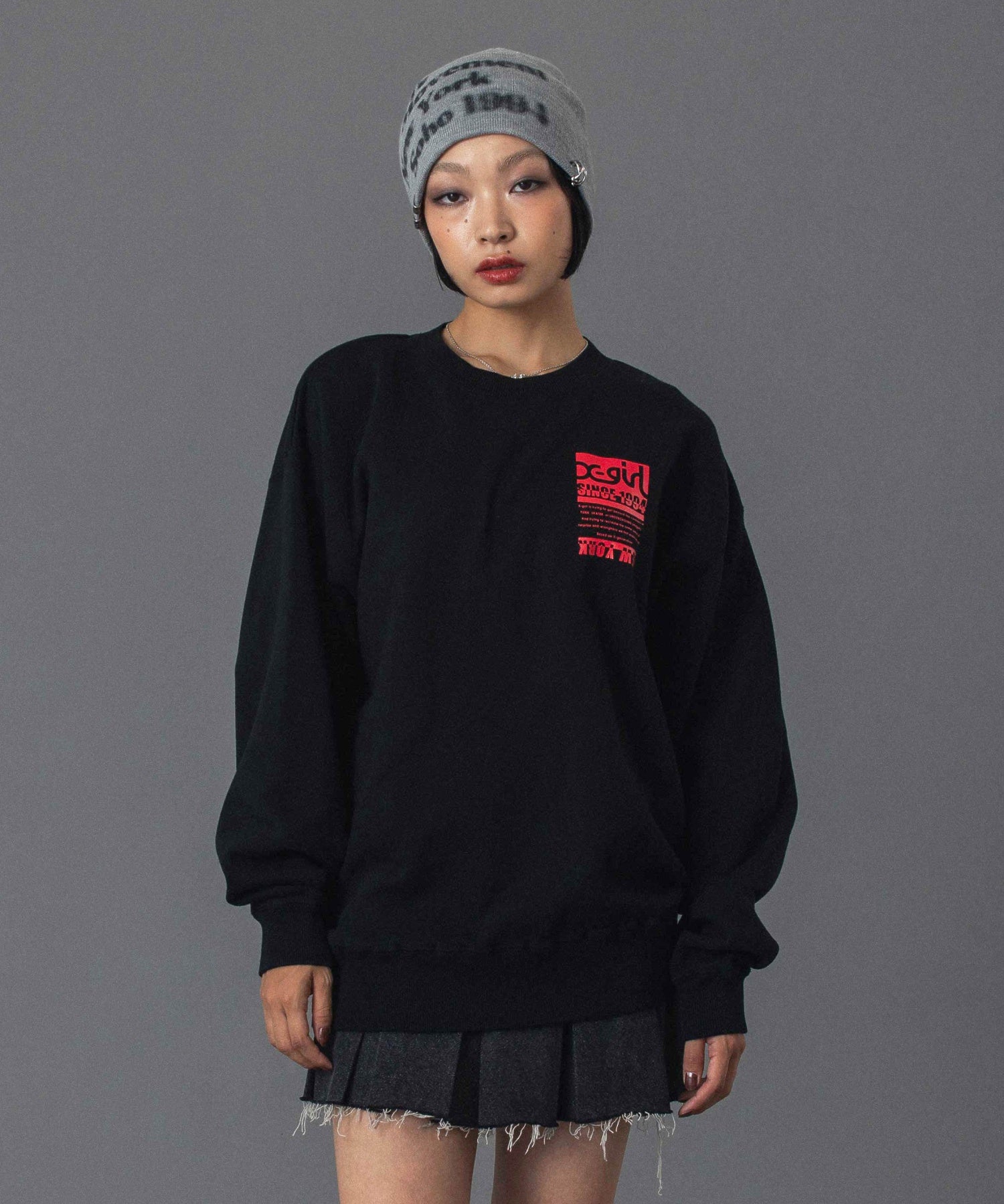 BI COLOR BOX LOGO CREWNECK SWEAT TOP