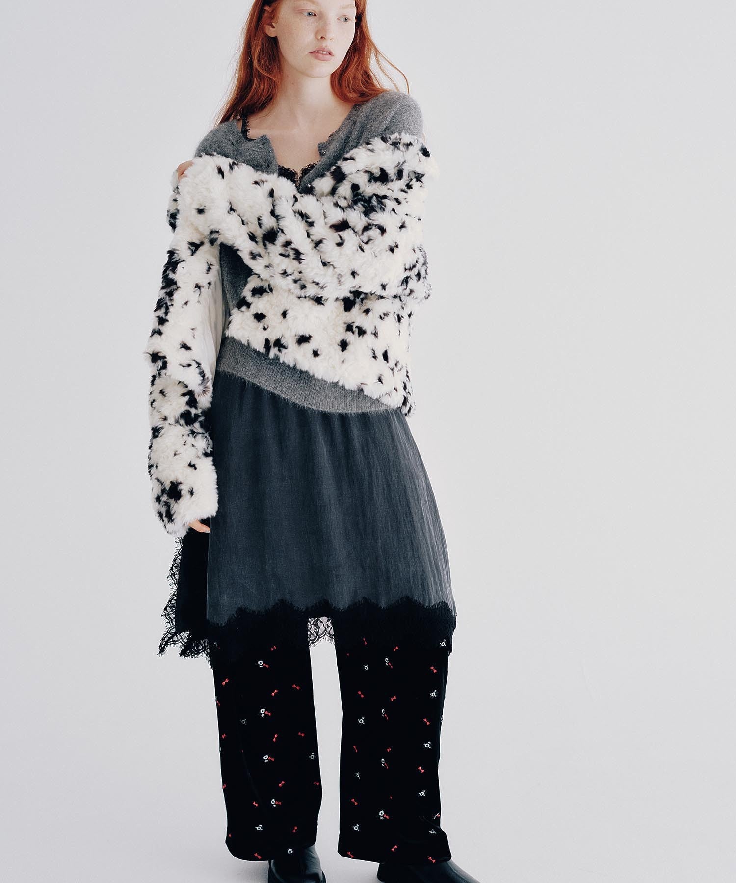 EMBROIDERY VELOUR PANTS