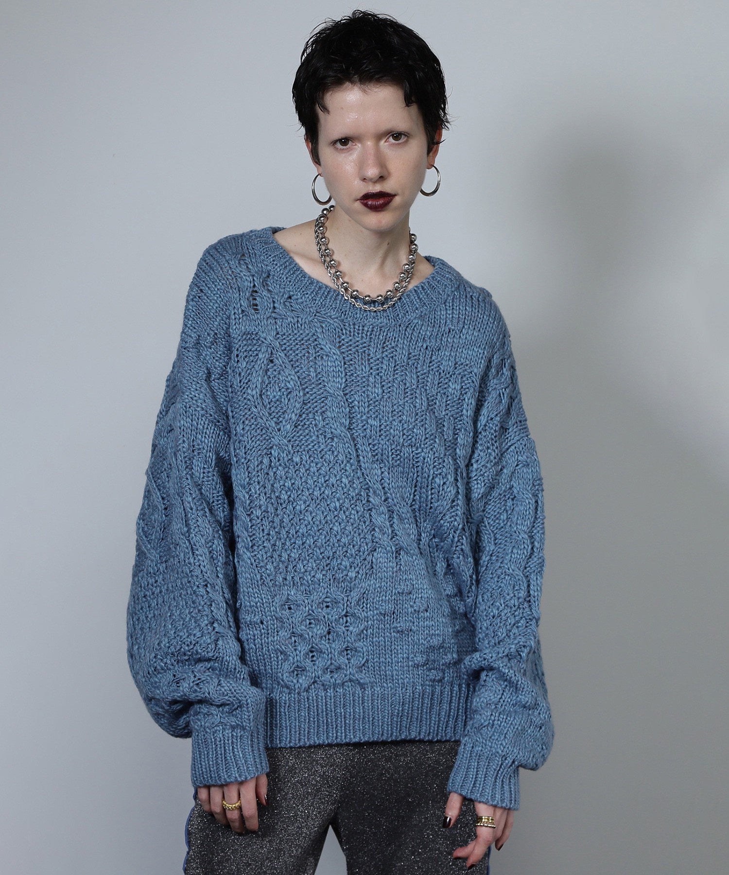 ケーブルニット