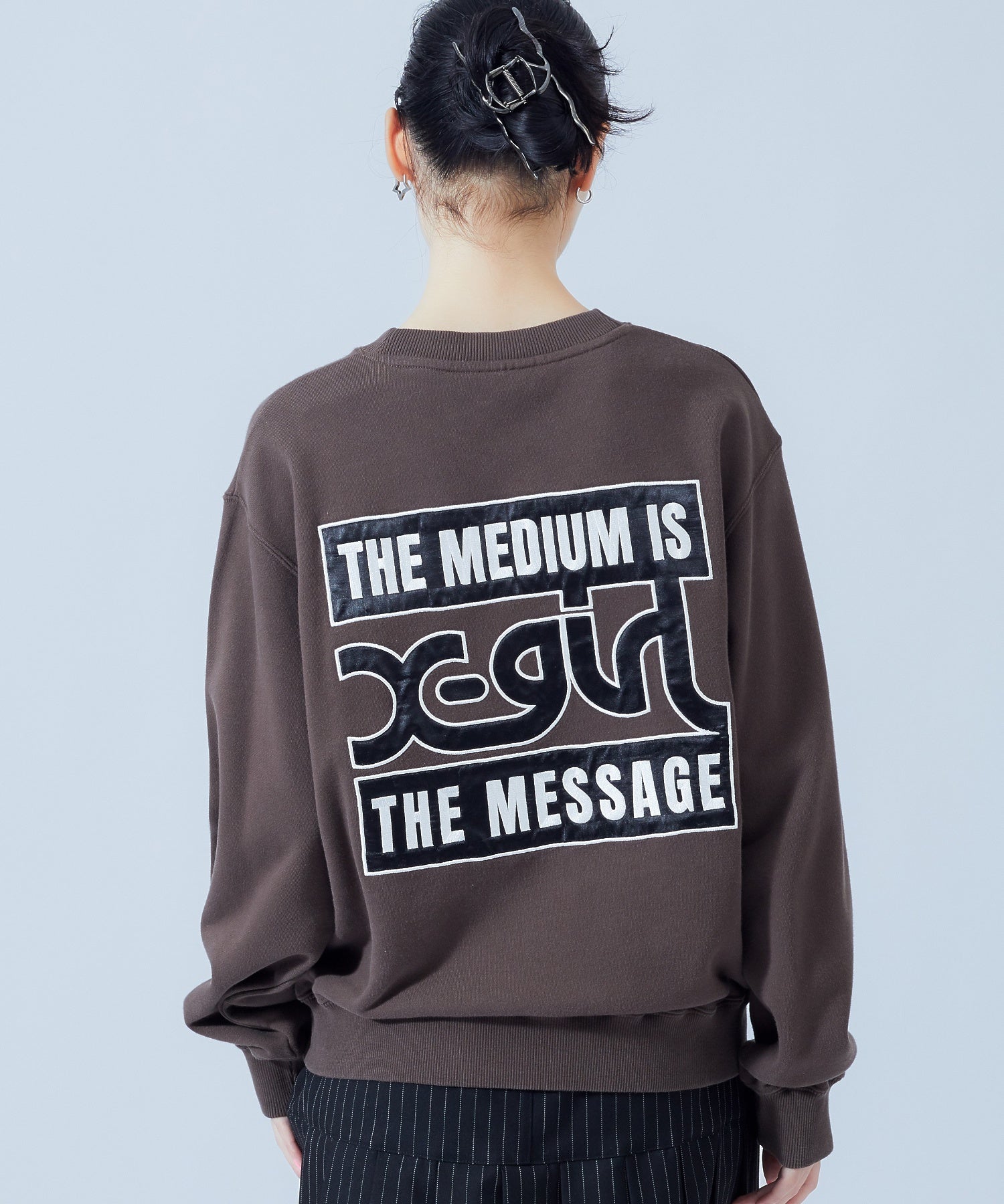 BOX AND MILLS LOGO PATCH SWEATSHIRT