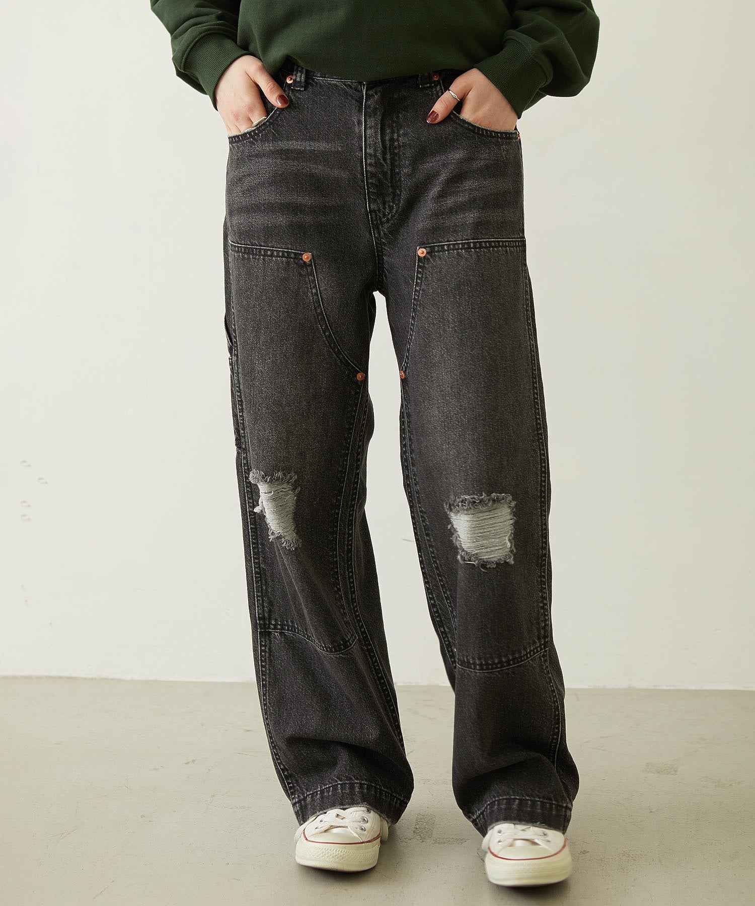 DOUBLE KNEE DISTRESSED DENIM PANTS