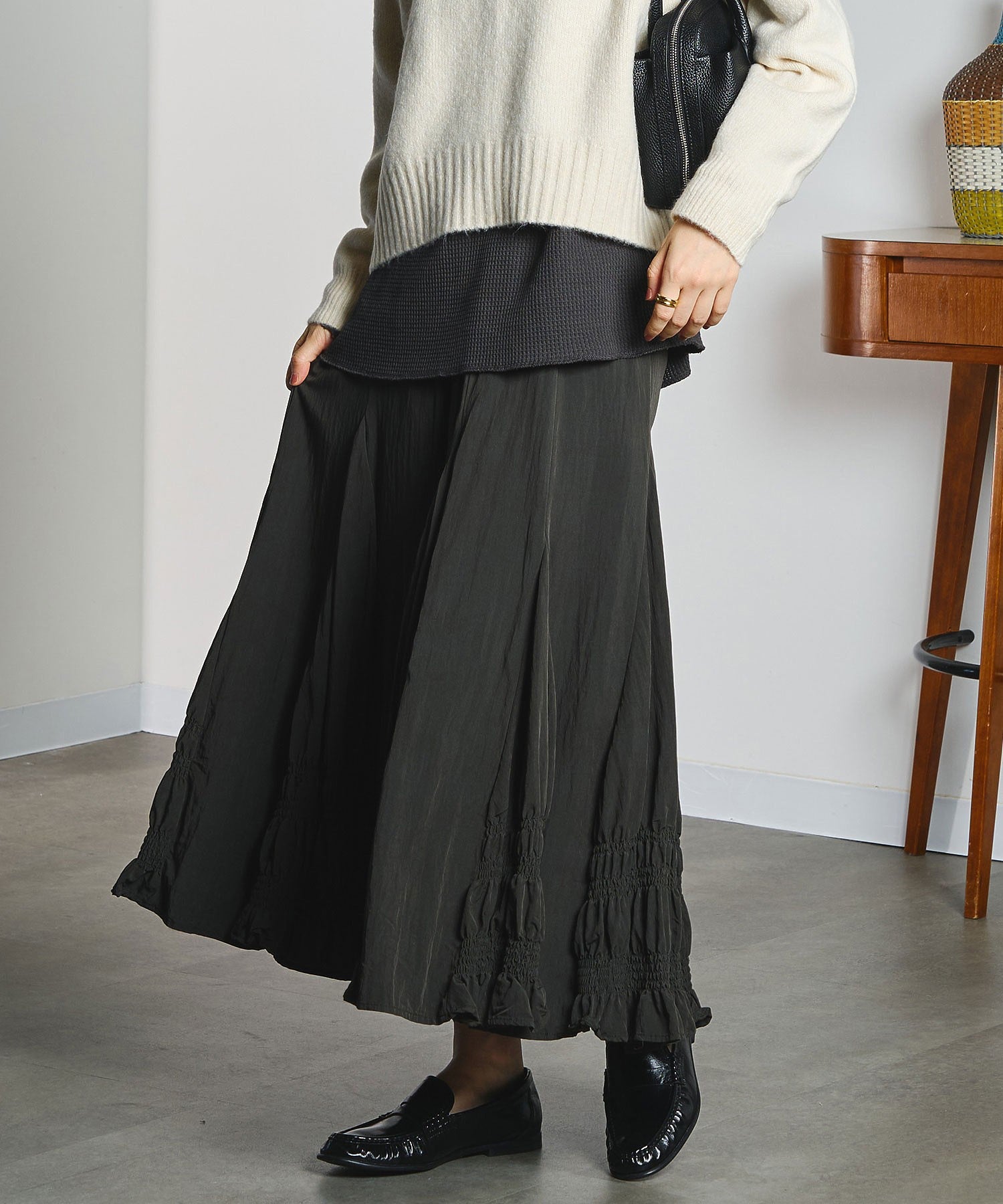 LONG SHIRRED SKIRT