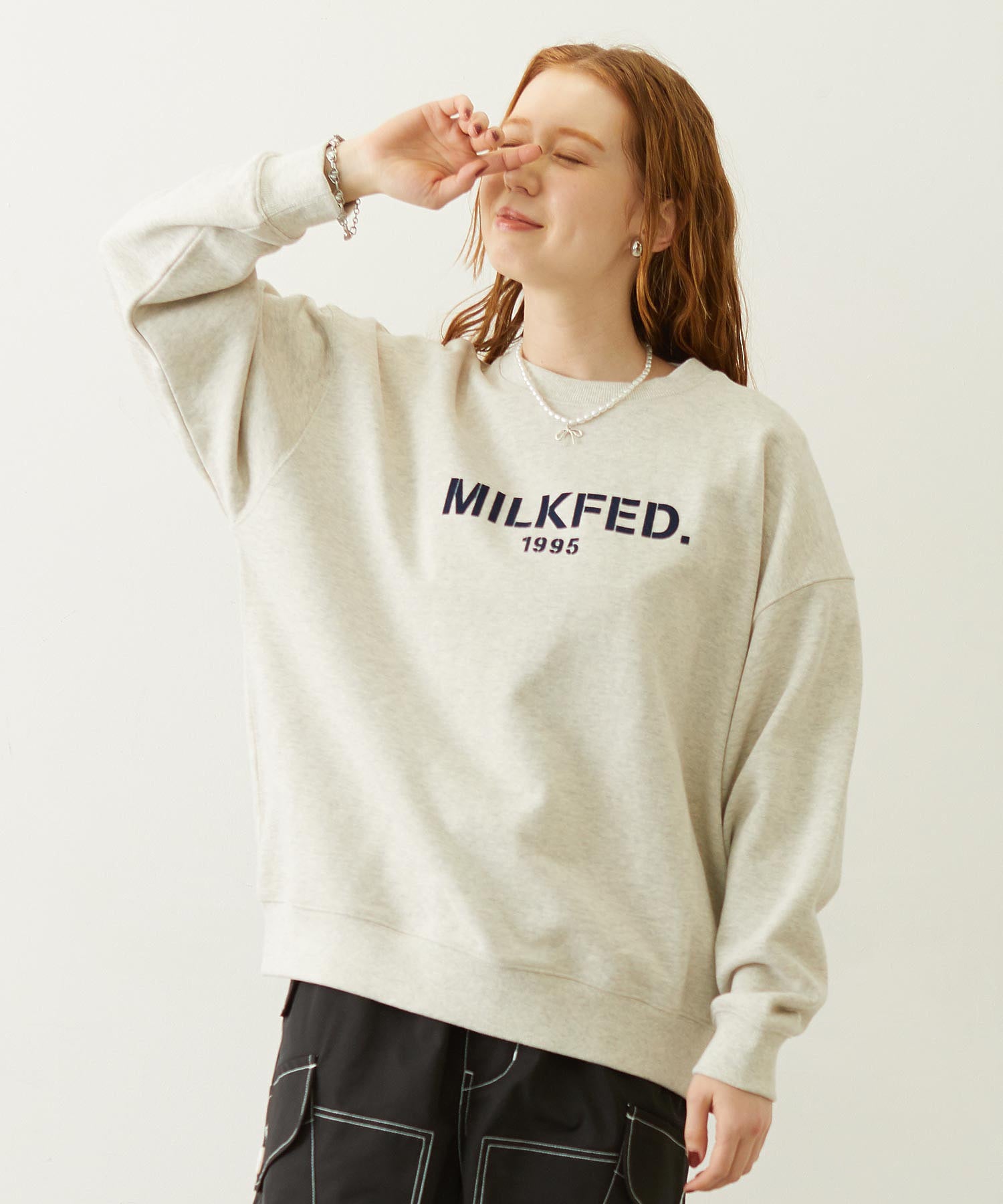 STENCIL LOGO WIDE CREW SWEAT TOP