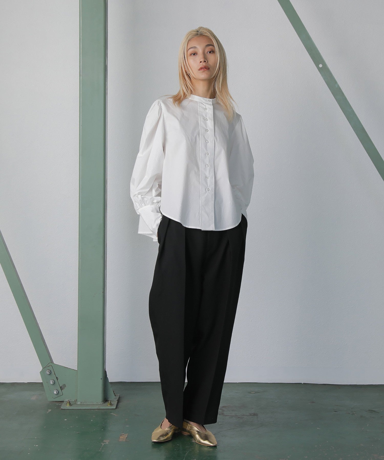 ツータックパンツ