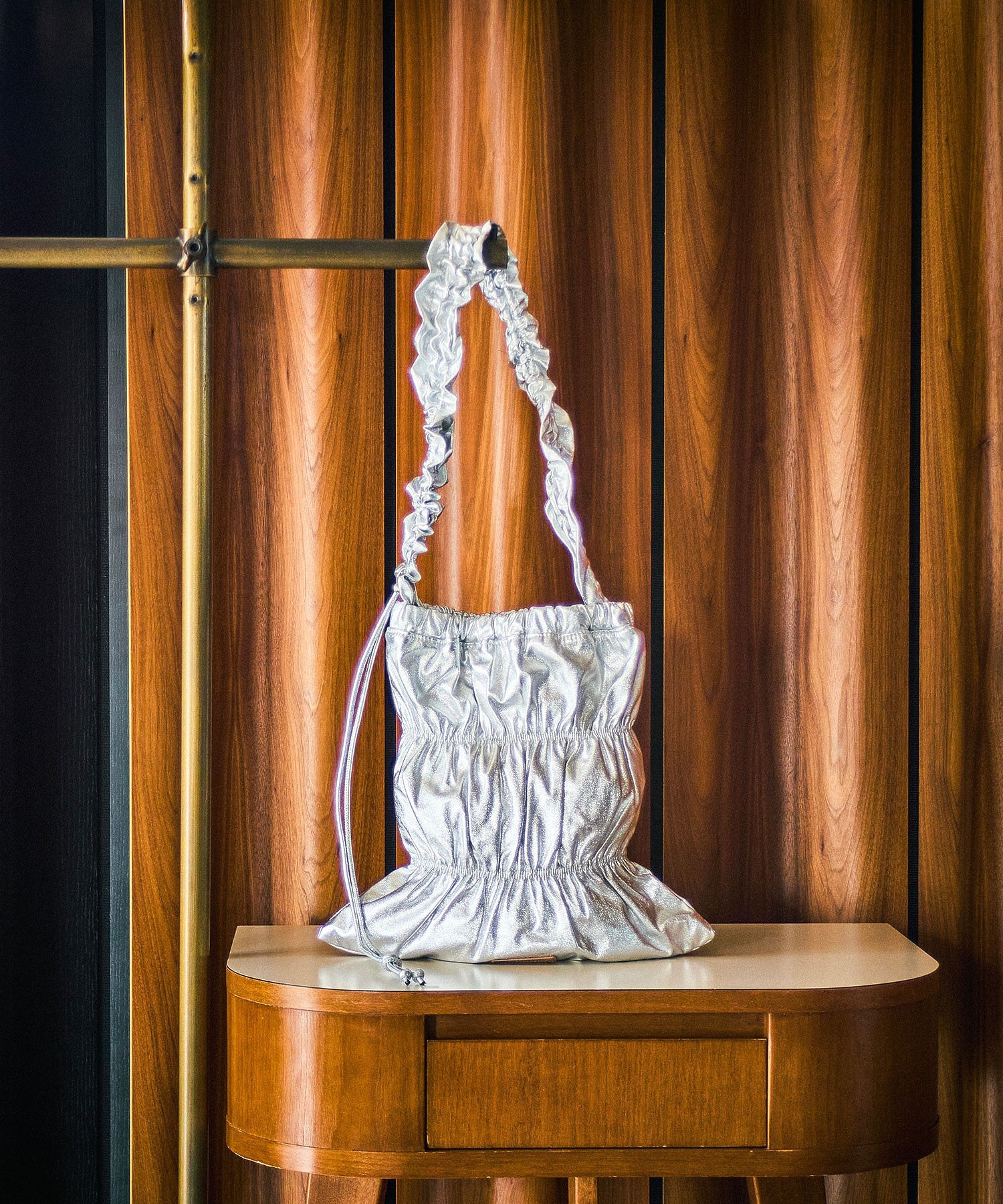 CONTROL FREAK/PADDED TOTE