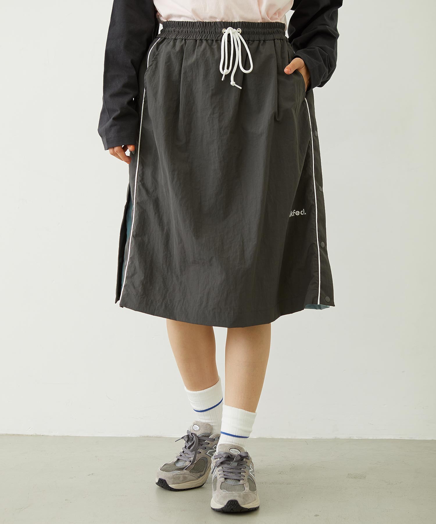 CUTOUT LOGO TRACK SKIRT