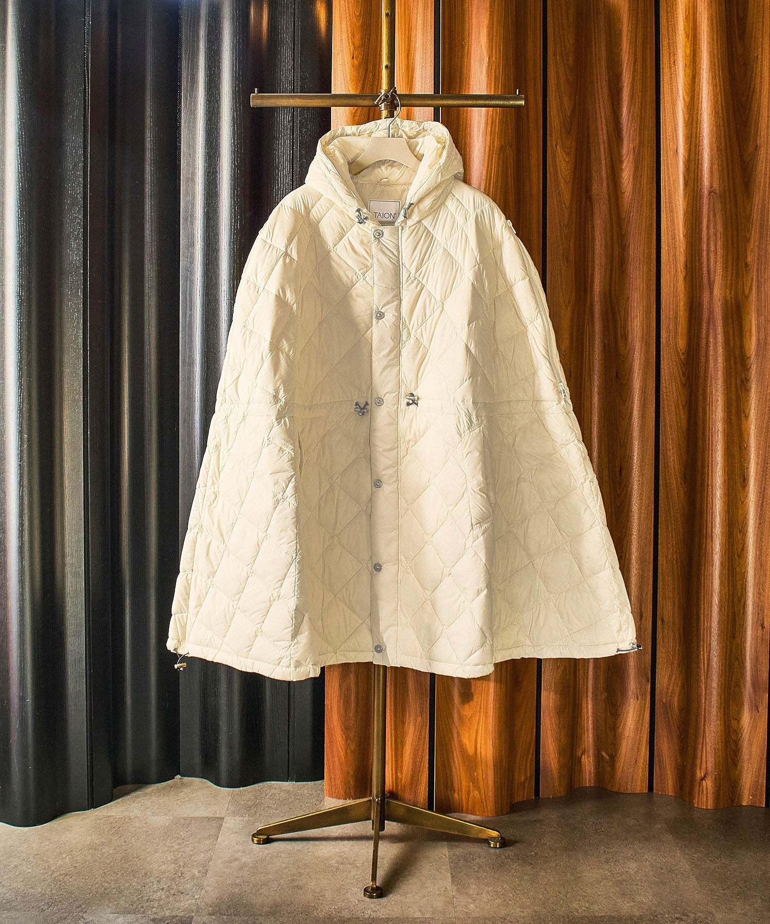 TAION/CITY DOWN CAPE