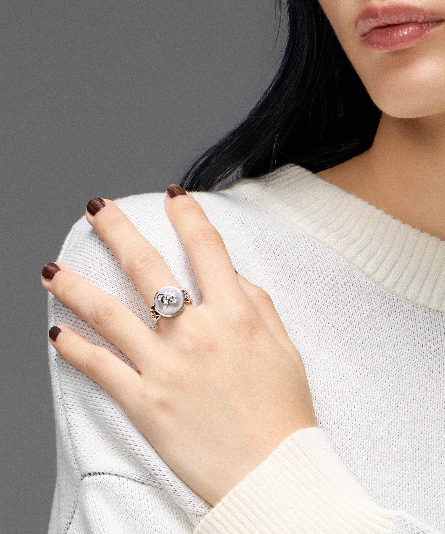 FAUX PEARL EMBLEM LOGO RING