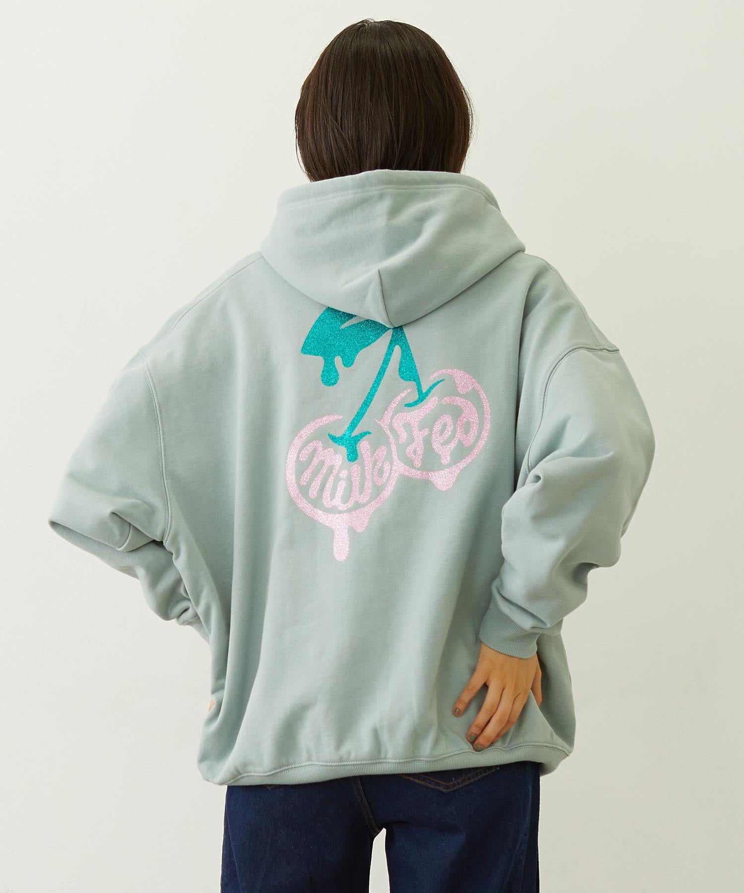 MELTY CHERRY SWEAT HOODIE