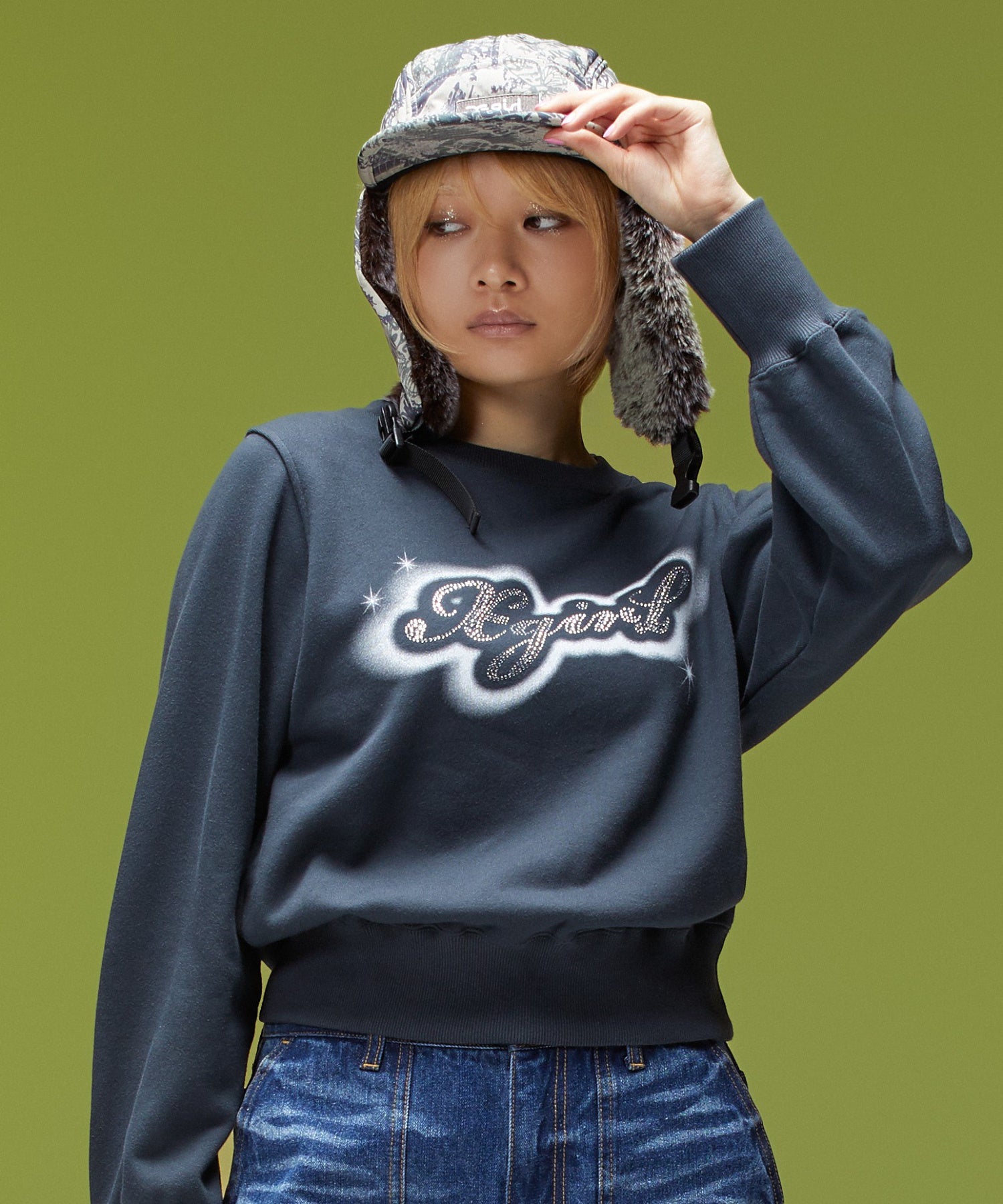 RHINESTONE AND SPRAY LOGO CREWNECK SWEATSHIRT