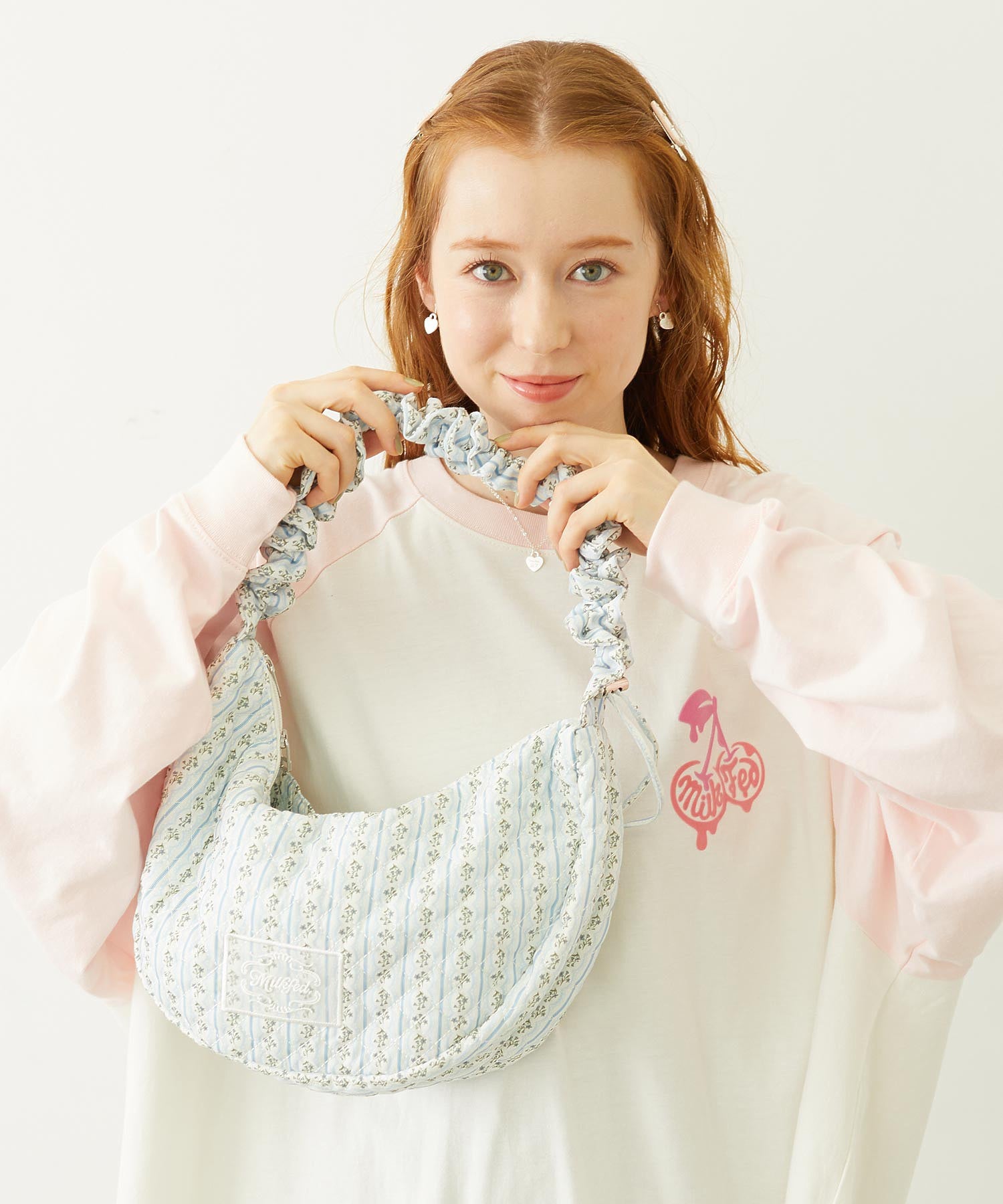 STRIPED FLOWER QUILTED SHOULDER BAG