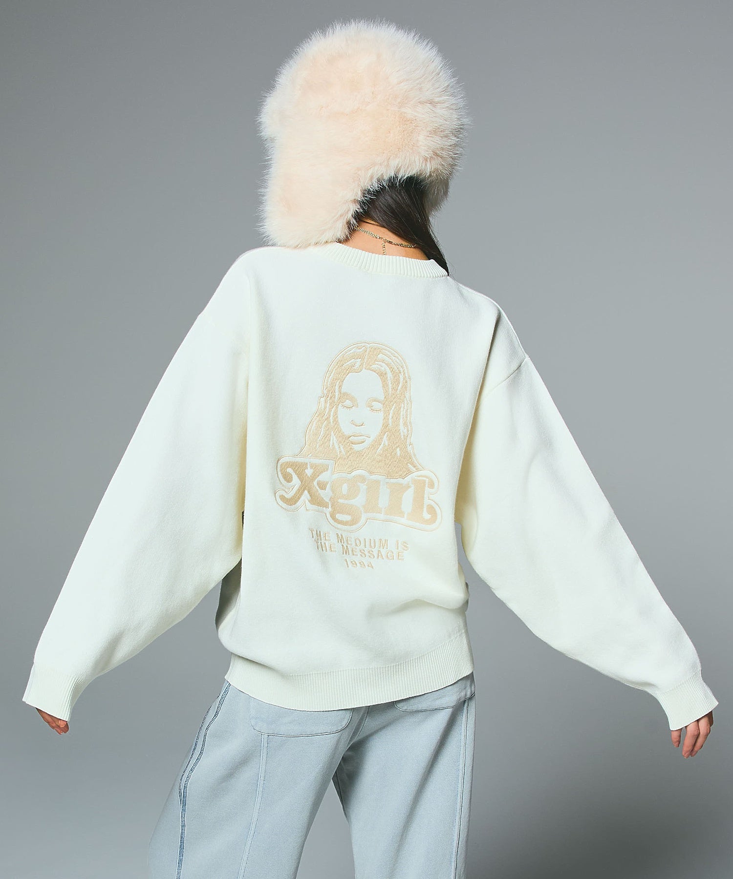 FACE EMBROIDERY KNIT TOP