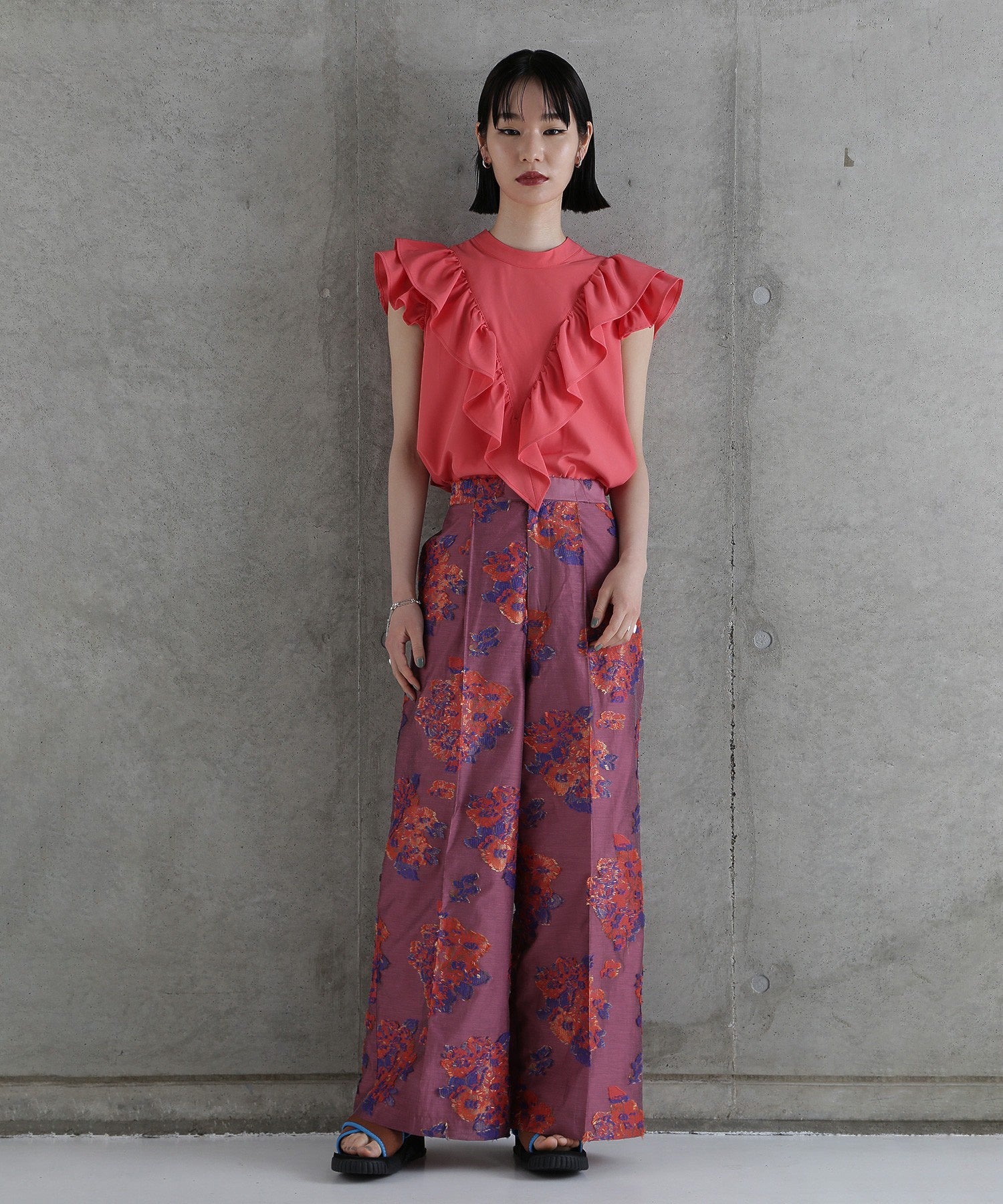 【WEB・一部店舗限定】2WAYフリルブラウス