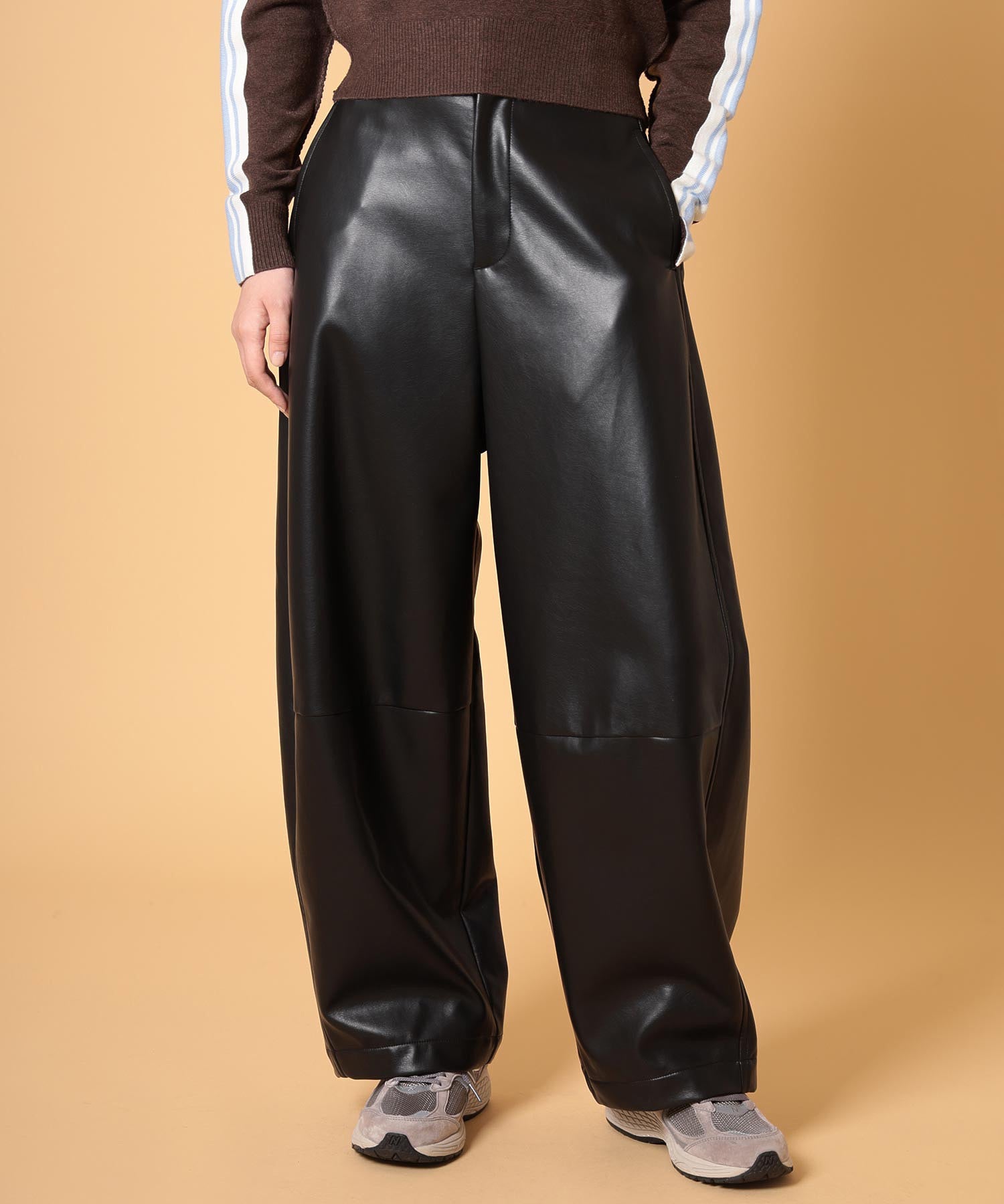 レザーカーブパンツ