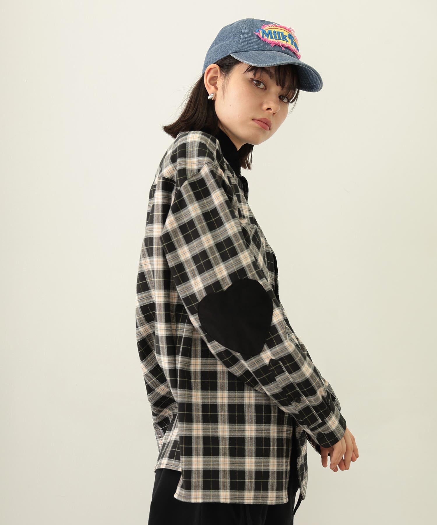 HEART ELBOW PATCH PLAID SHIRT