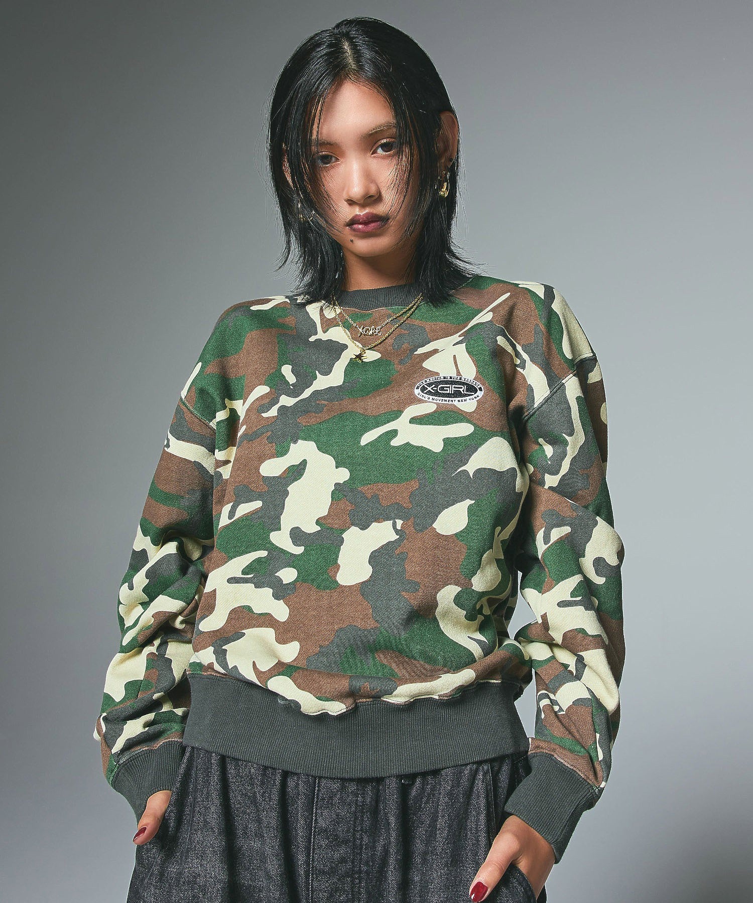 EMBROIDERY OVAL LOGO SWEAT TOP