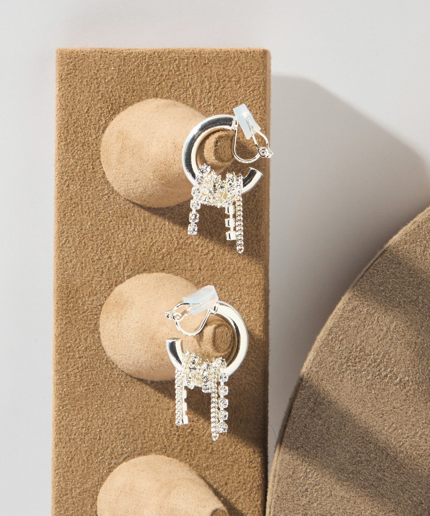 loni/LUPINUS BIJOU CHAIN EARRINGS