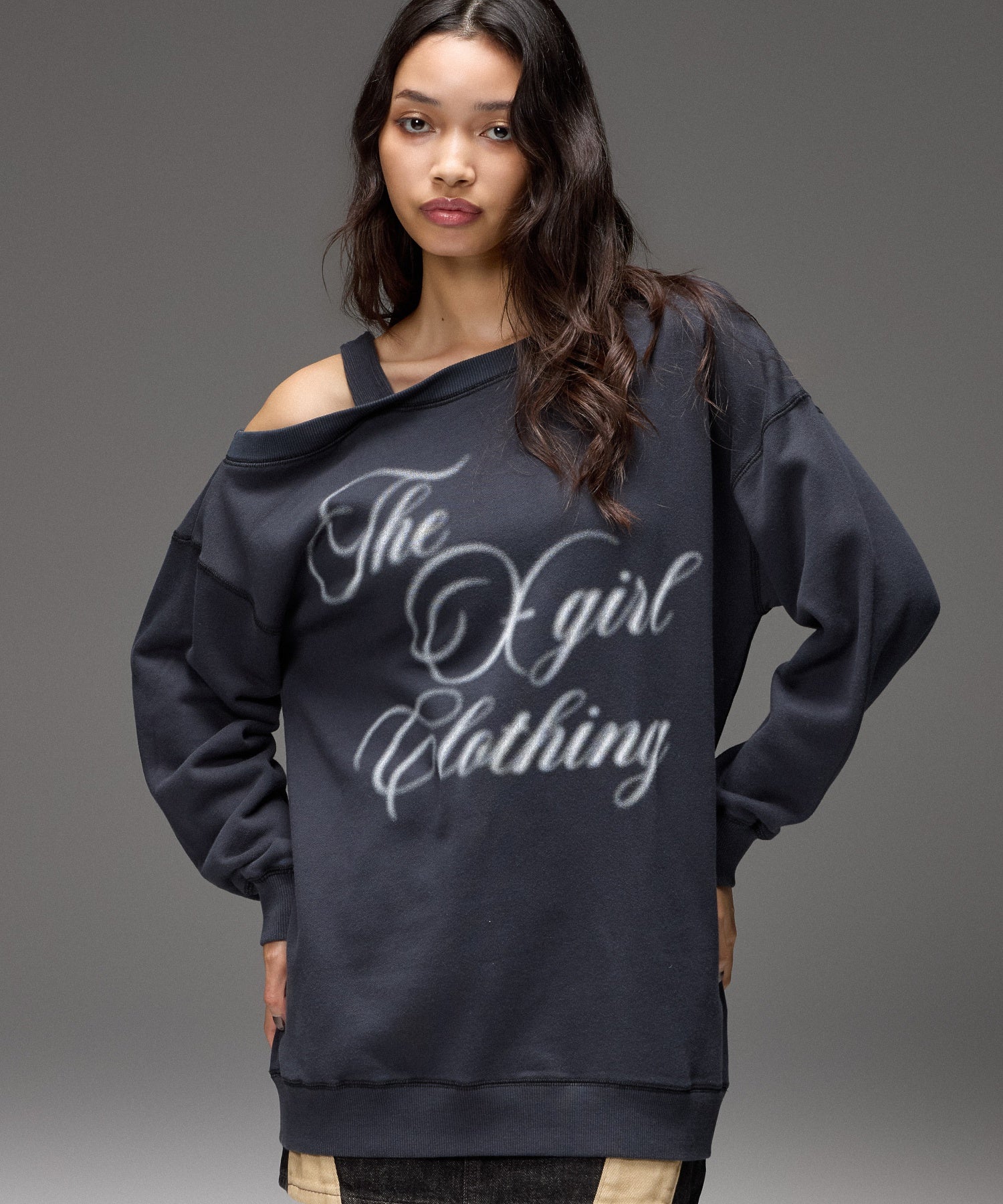 SCRIPT LOGO OFF SHOULDER SWEATSHIRT
