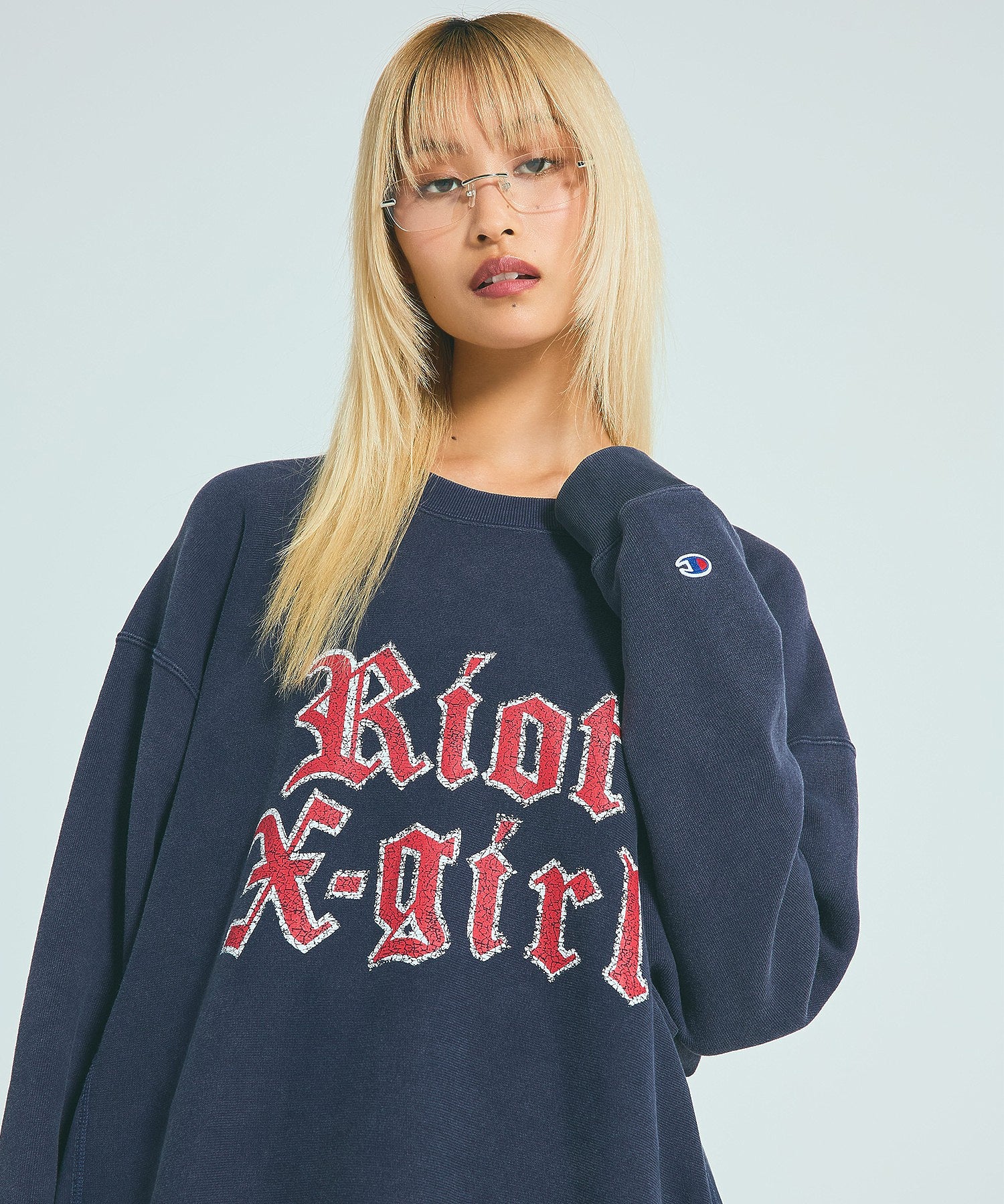 X-girl × Champion REVERSE WEAVE FADED LOGO SWEAT TOP