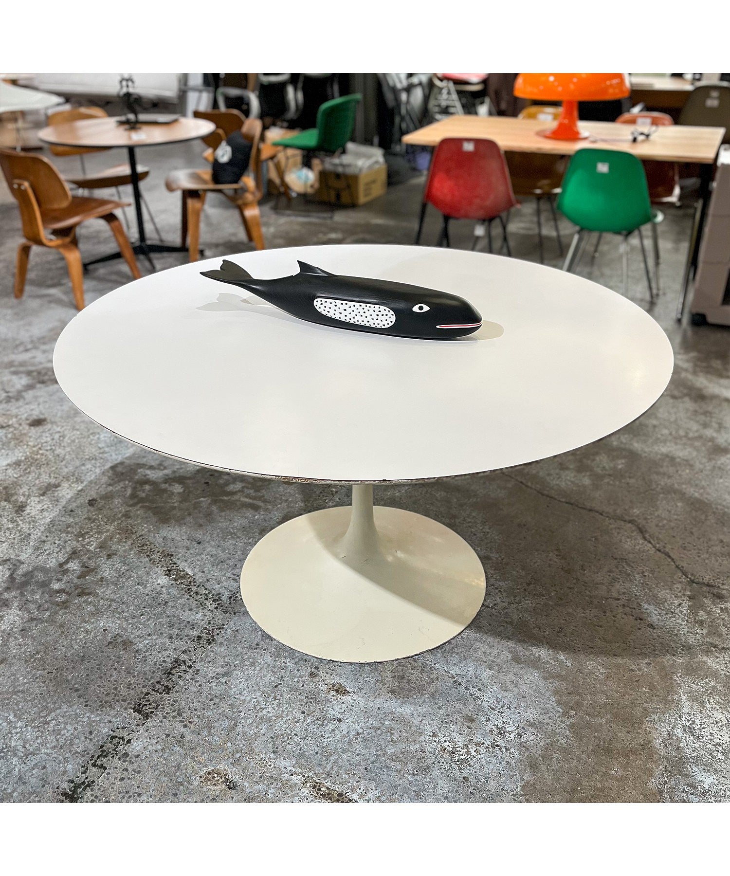 Saarinen Tulip Dining Table / Knoll / 1970 - Early 80s