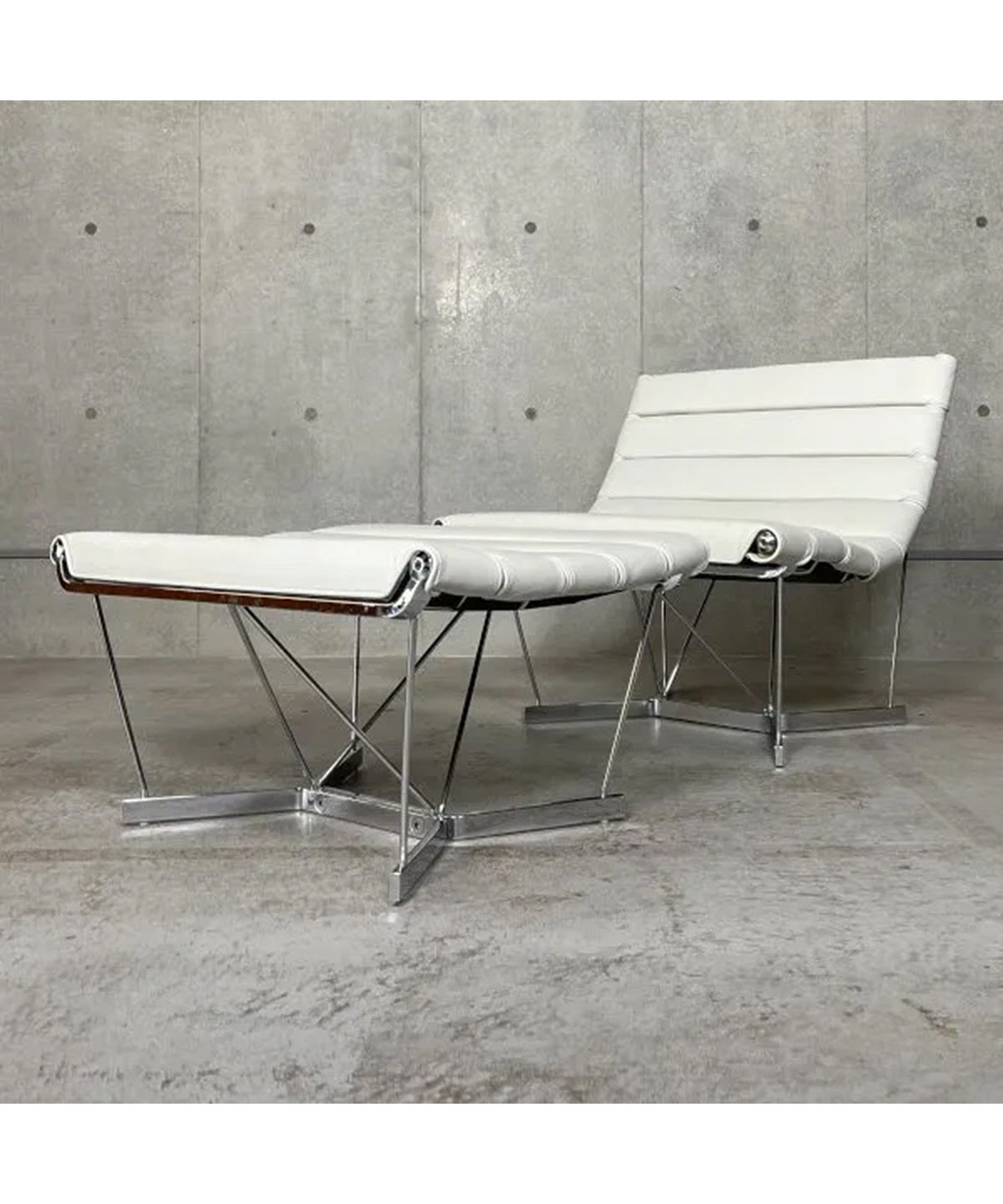 VF Catenary Chair and Ottoman 2301