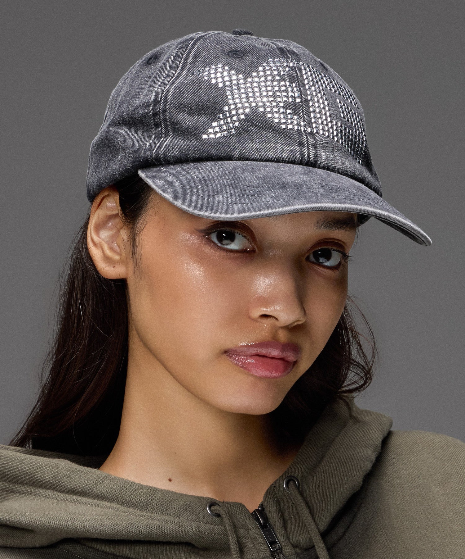 SQUARE STUDDED LOGO 6PANEL CAP