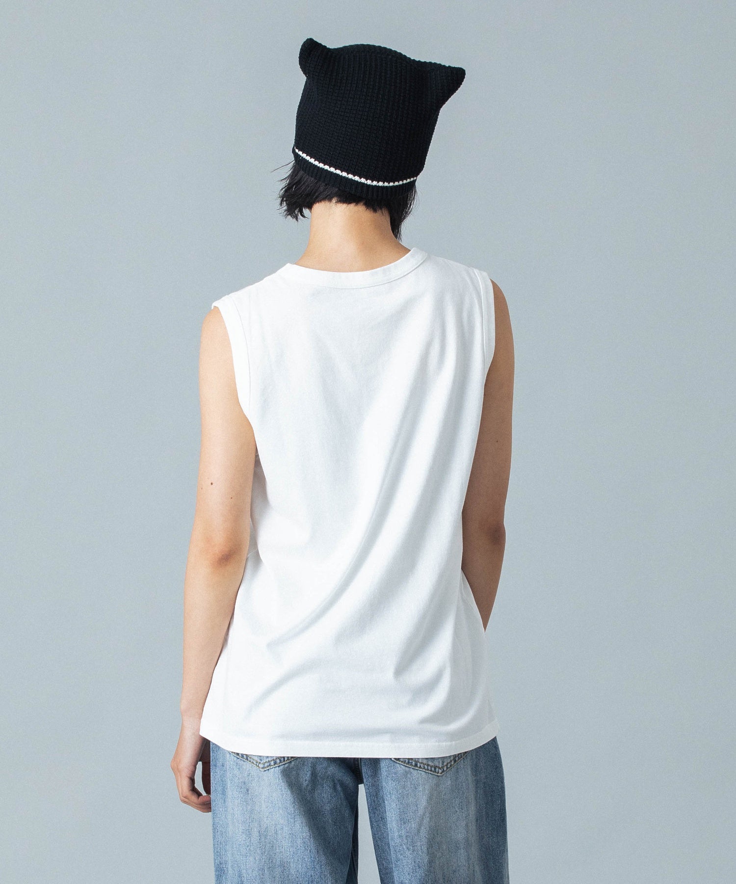 OVAL LOGO TANK TOP