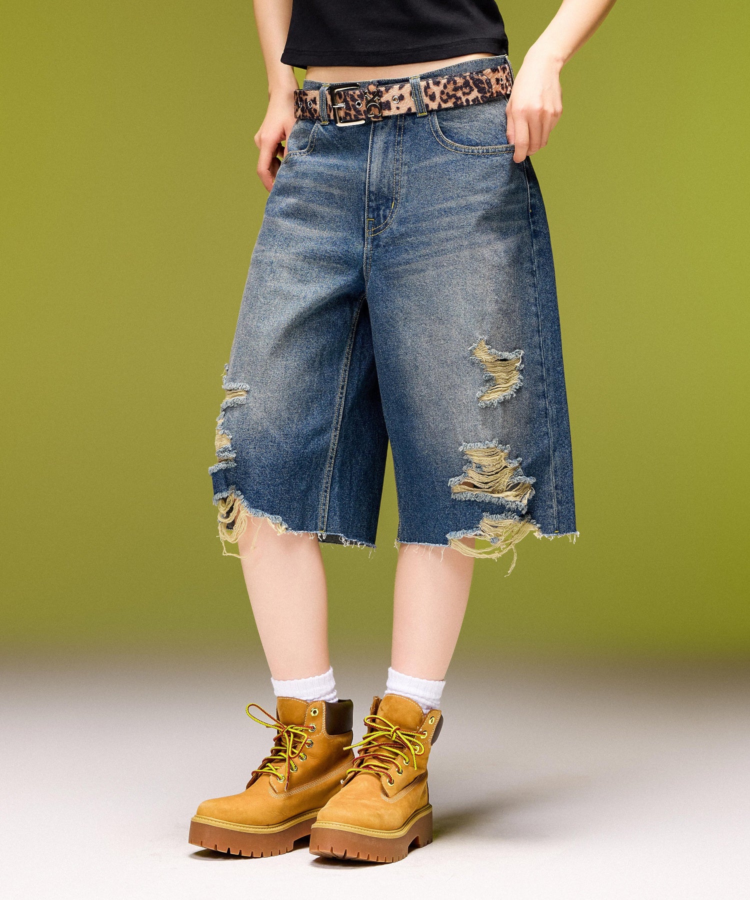 EMBLEM POCKET DISTRESSED DENIM SHORTS