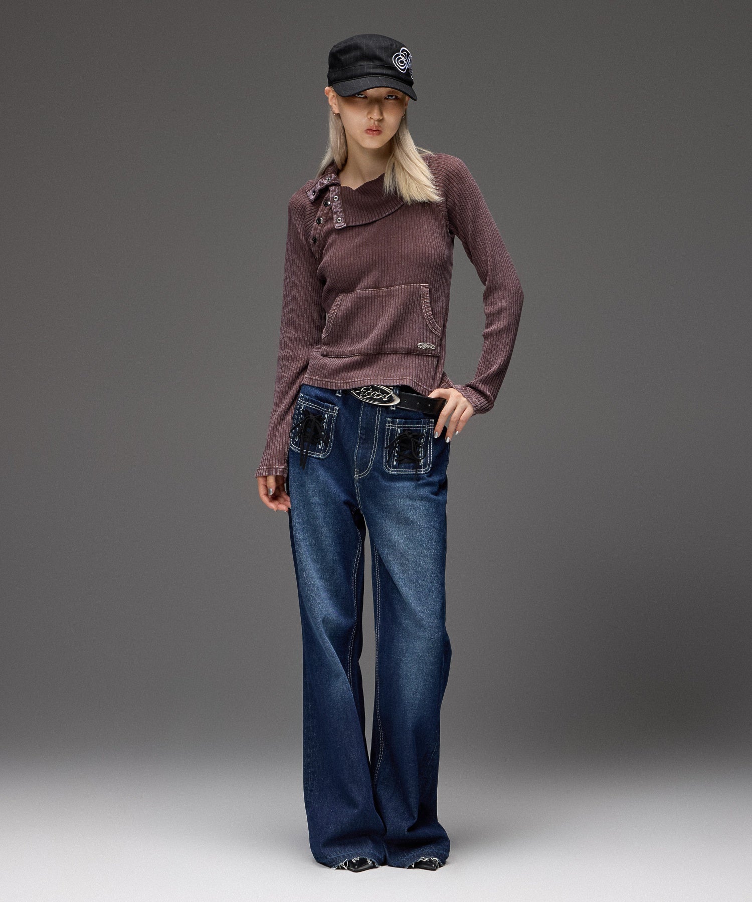 DEFORMED NECK FADED RIB TOP
