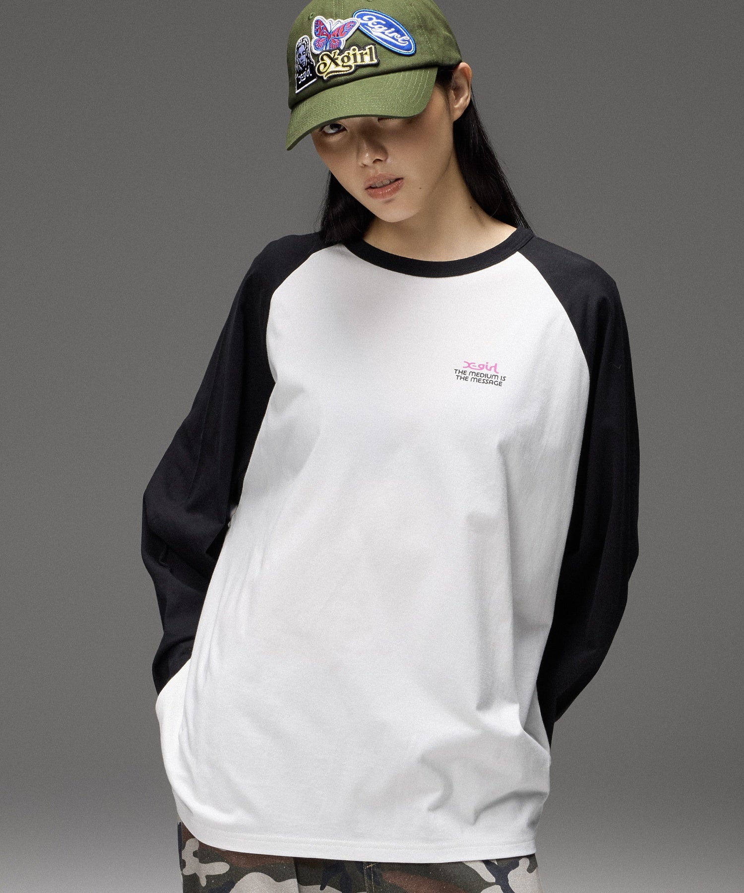 FACE AND CIRCLE LOGO RAGLAN L/S TEE