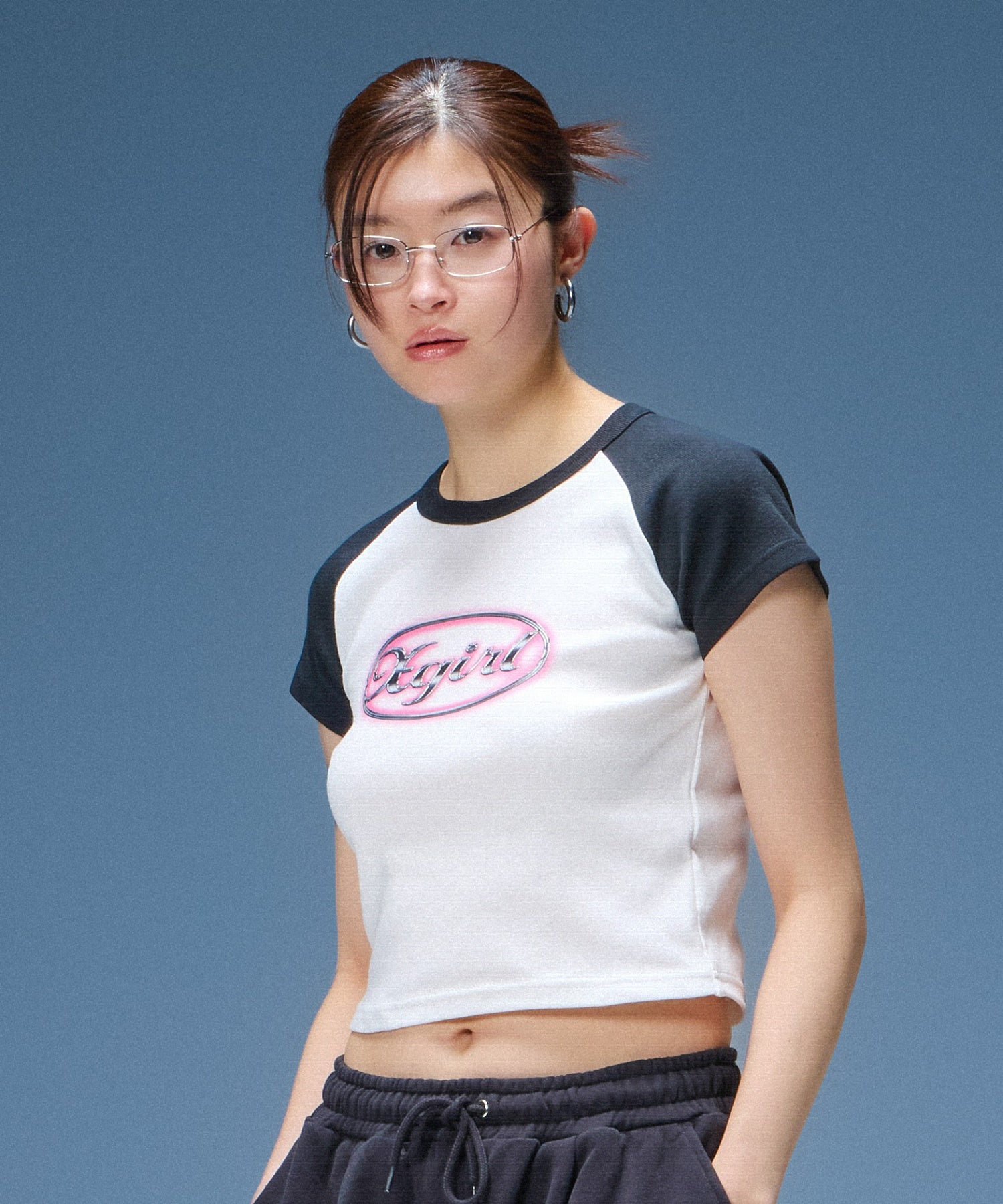 GLOW METAL OVAL LOGO RAGLAN S/S BABY TEE