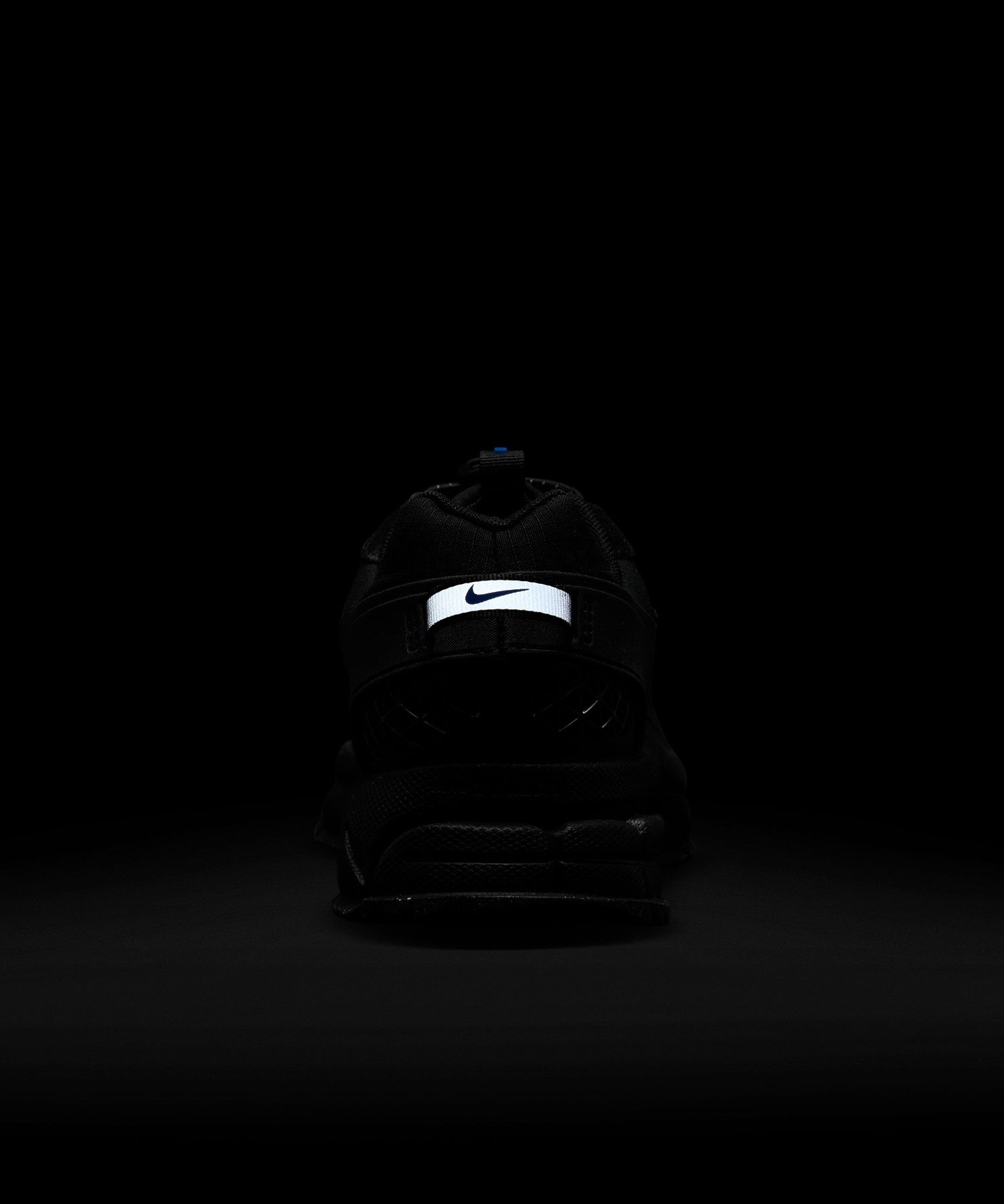 NIKE/ナイキ/W ZOOM VOMERO ROAM HQ2181-004