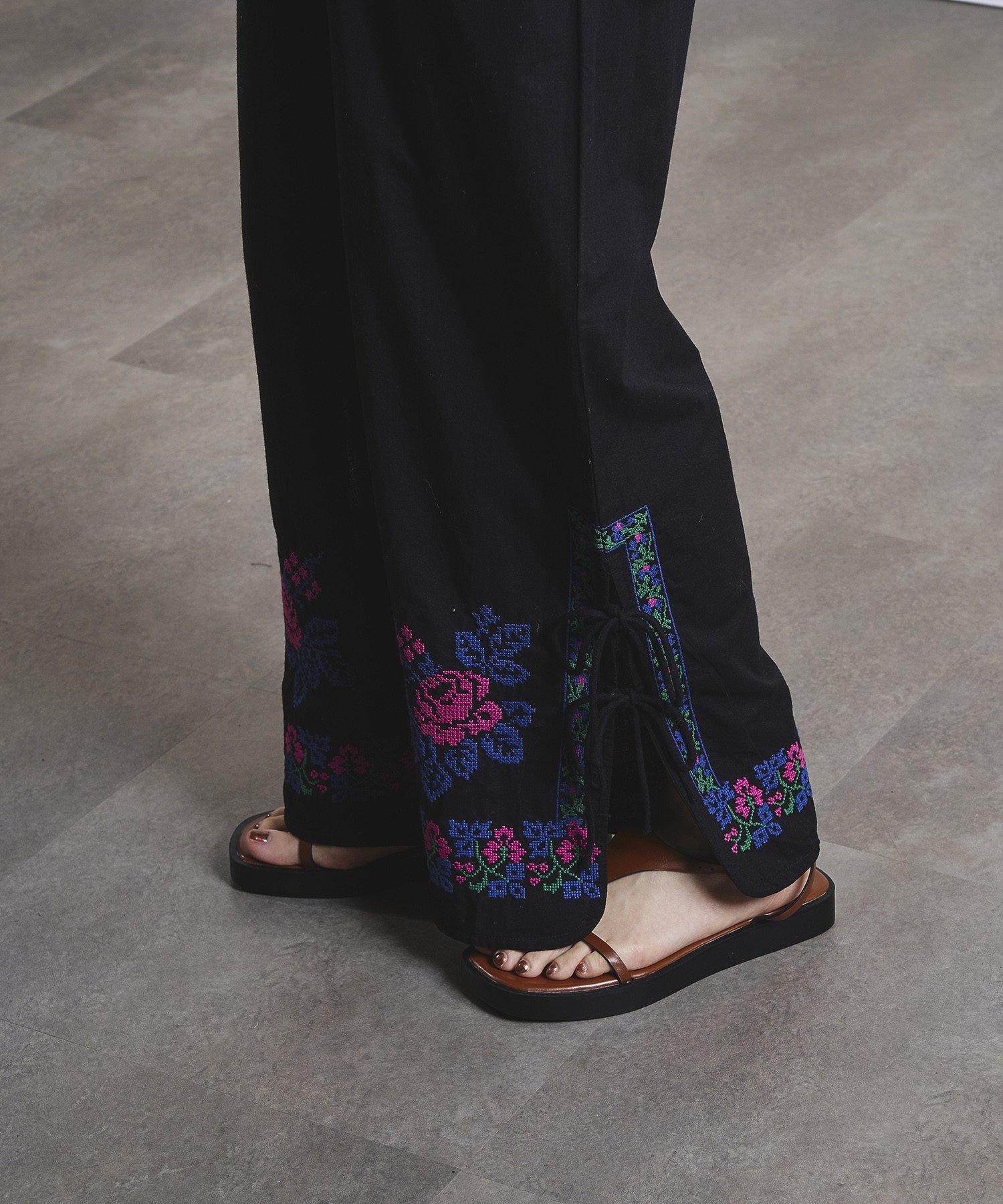 EMBROIDERY RIBBON PANTS