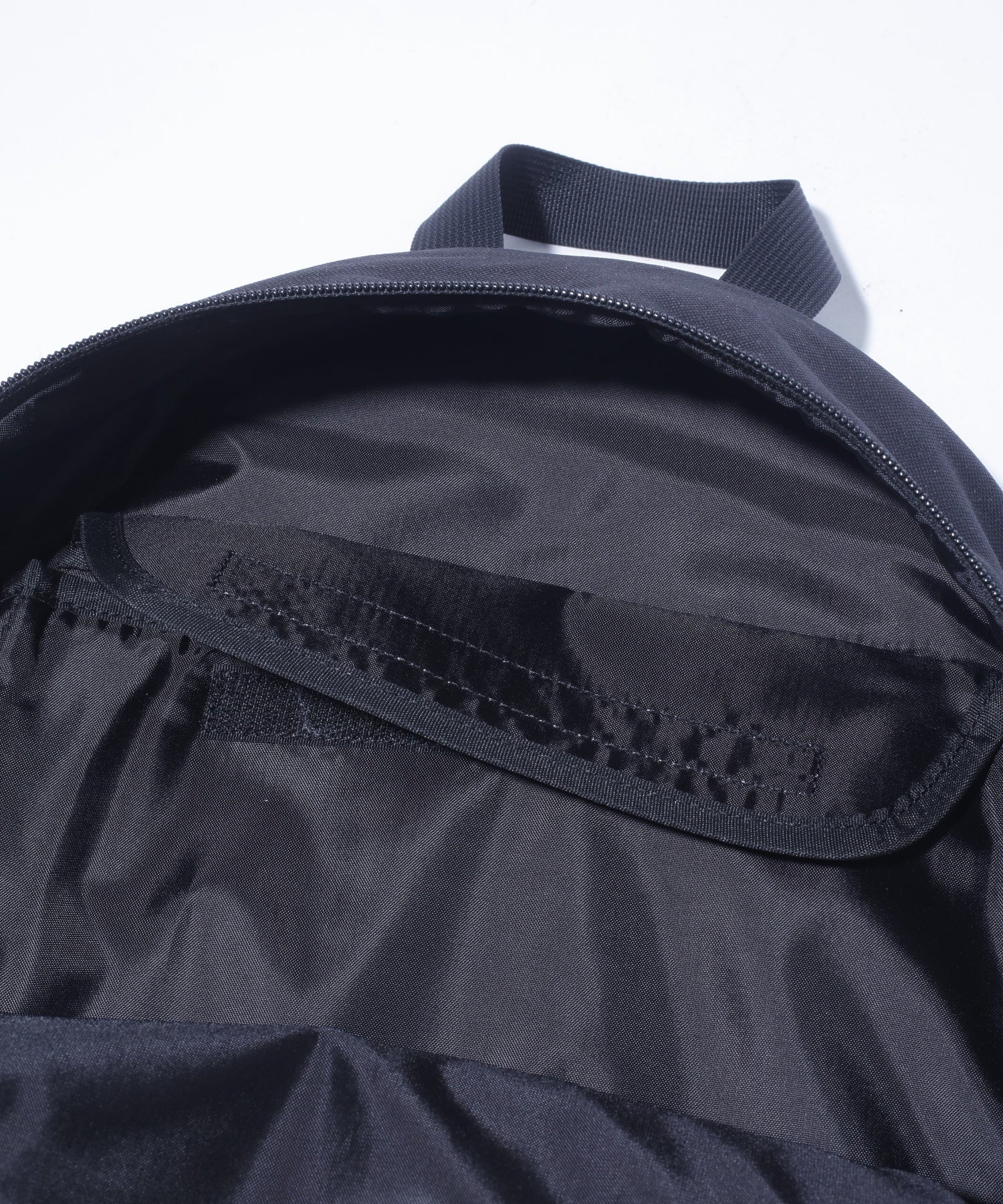 STANDARD LOGO TRUCK HOOK BACKPACK